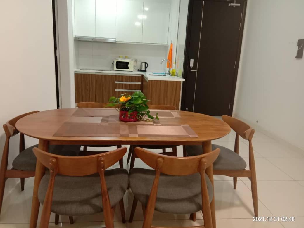 Setia Sky 88 Up to 6 pax !!! 2BEDROOM apartment with extra bed