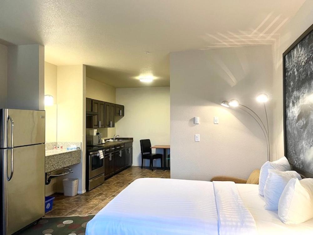 High Point Inn & Suites Peace River