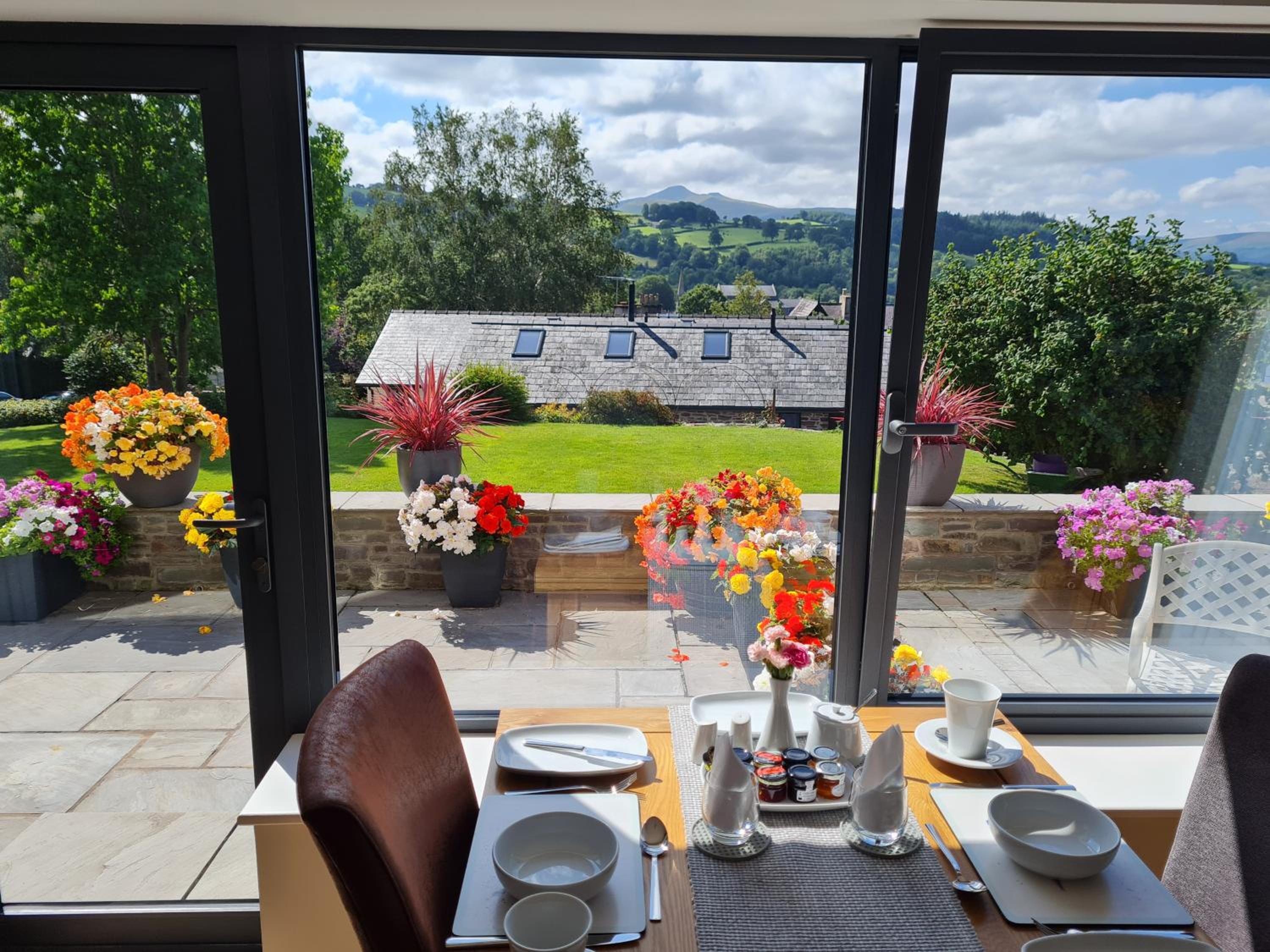 Camden Lodge B&B and Cottage Brecon view 2