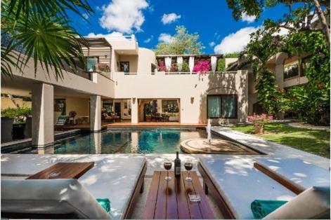 Amazing Hacienda for 14 guests! Steps to the beach! view 2