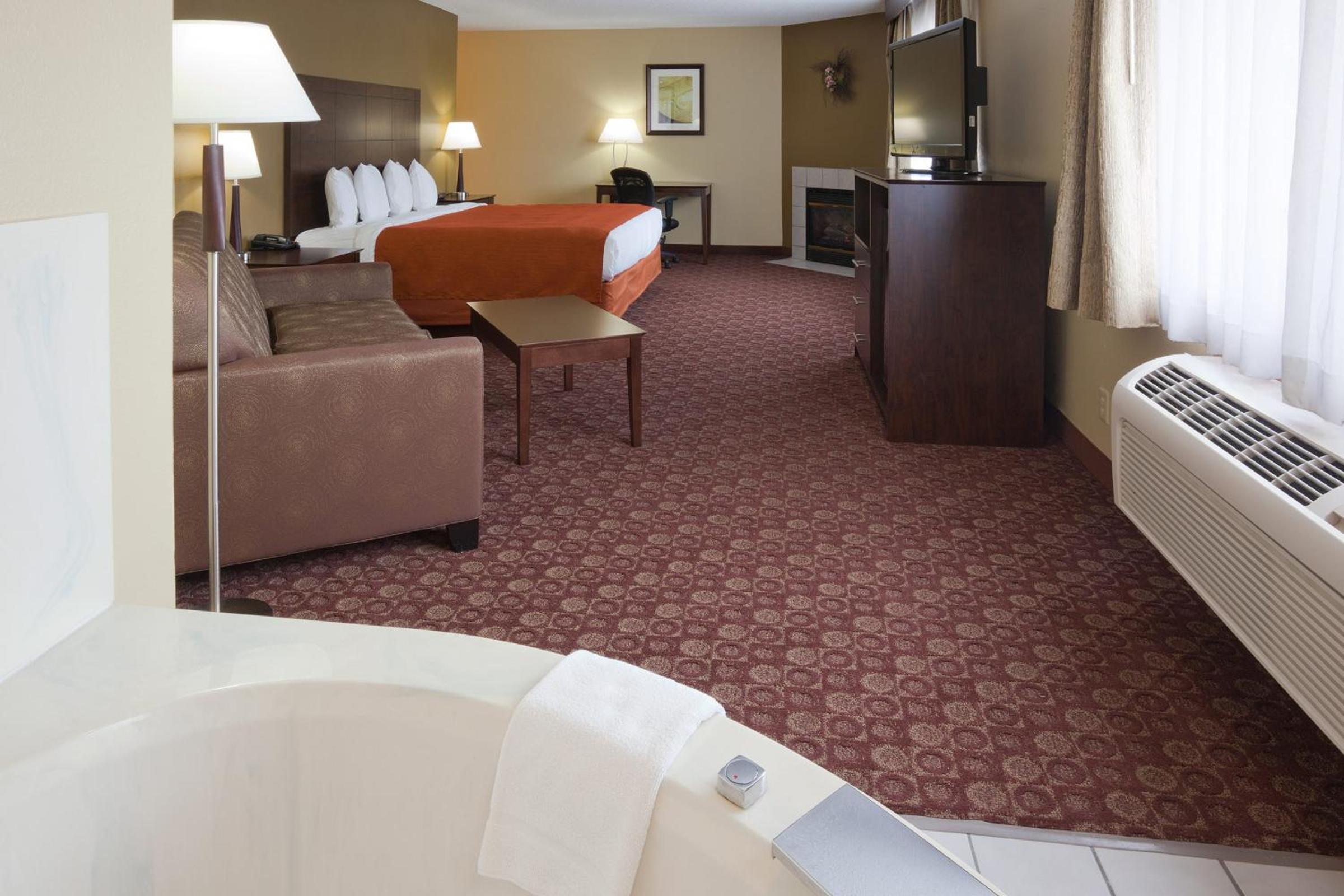 AmericInn by Wyndham Blue Earth view 3