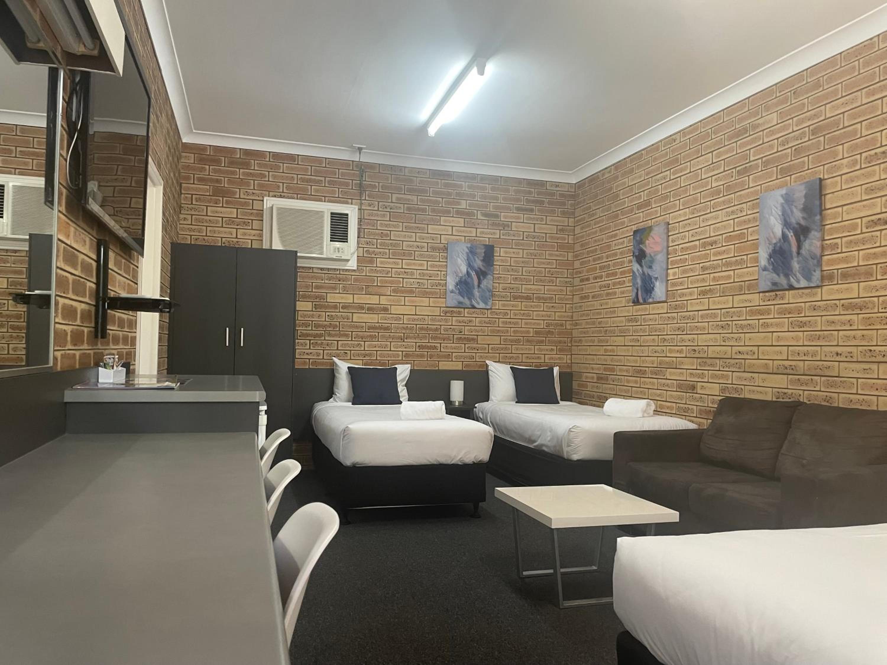 Blue Violet Motor Inn