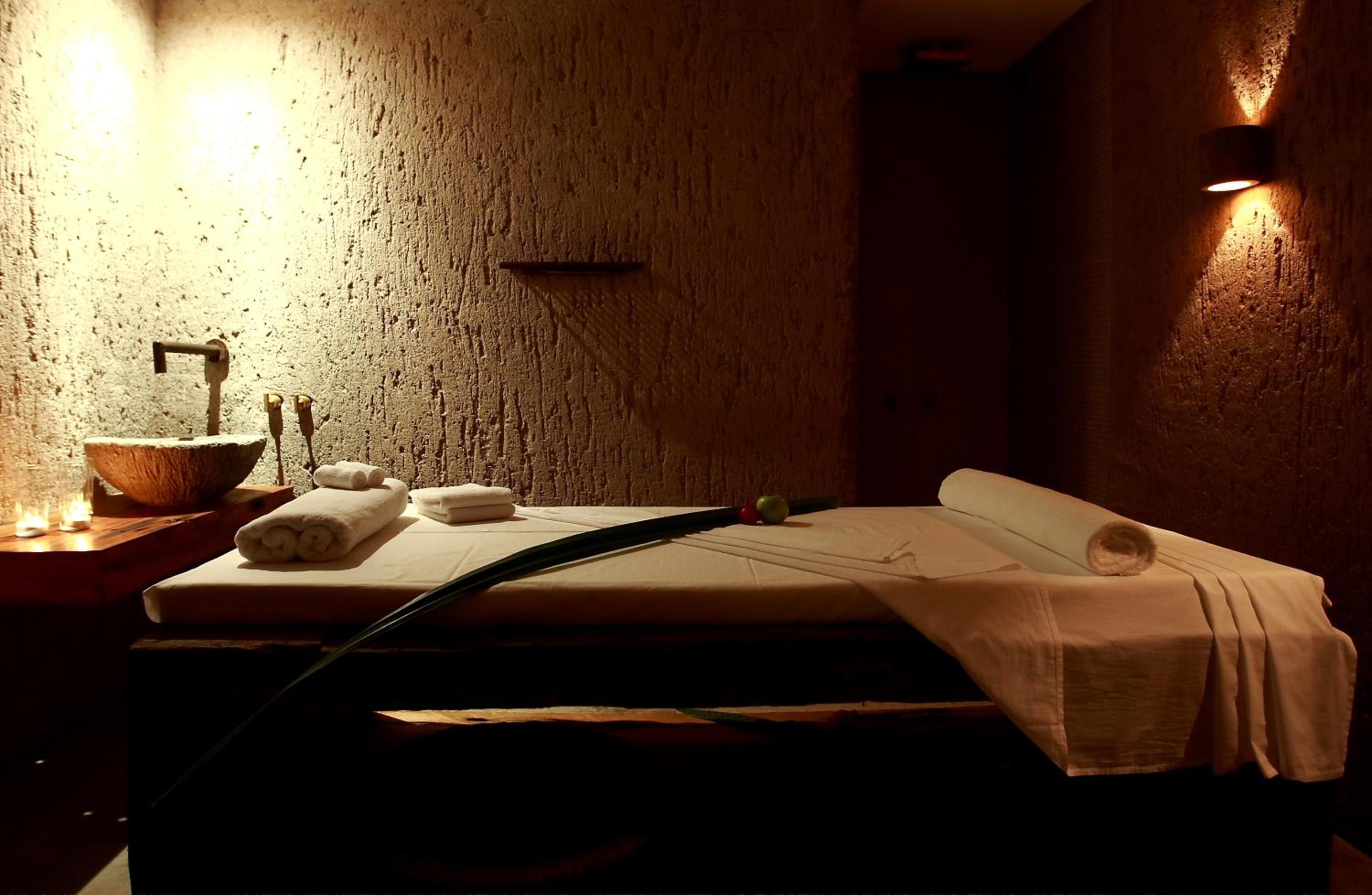 Kenoa Exclusive Beach Spa & Resort