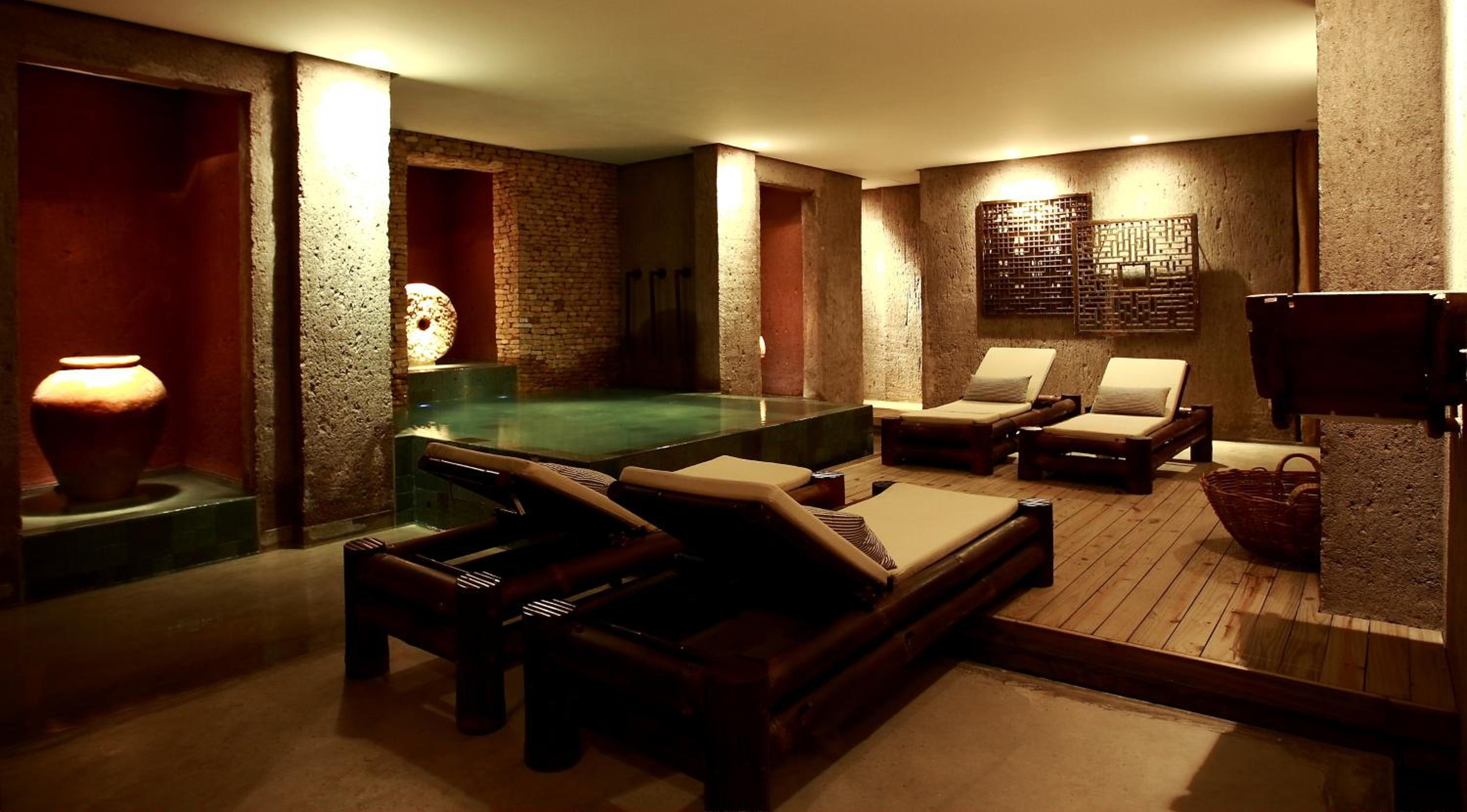 Kenoa Exclusive Beach Spa & Resort