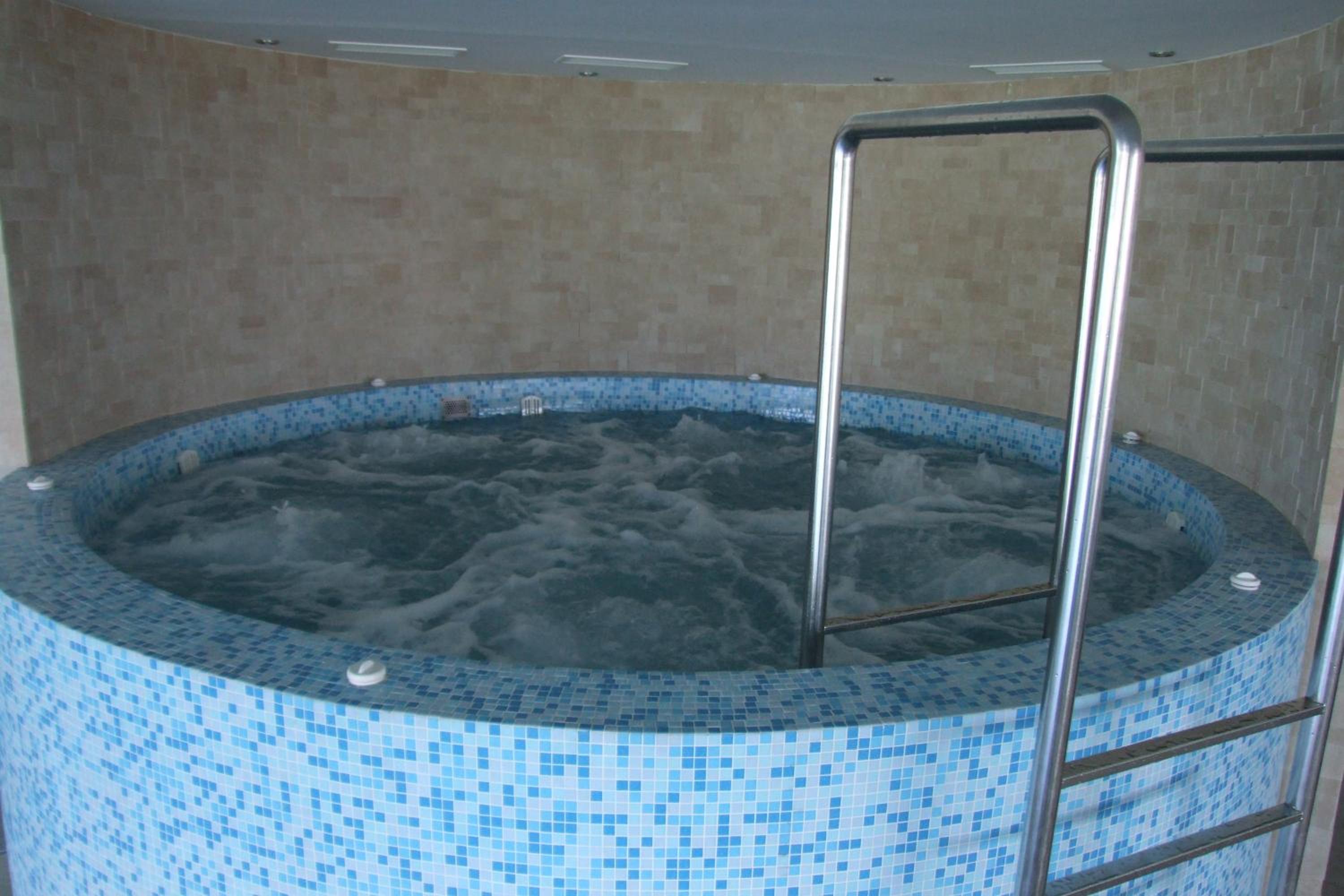 Photo 8