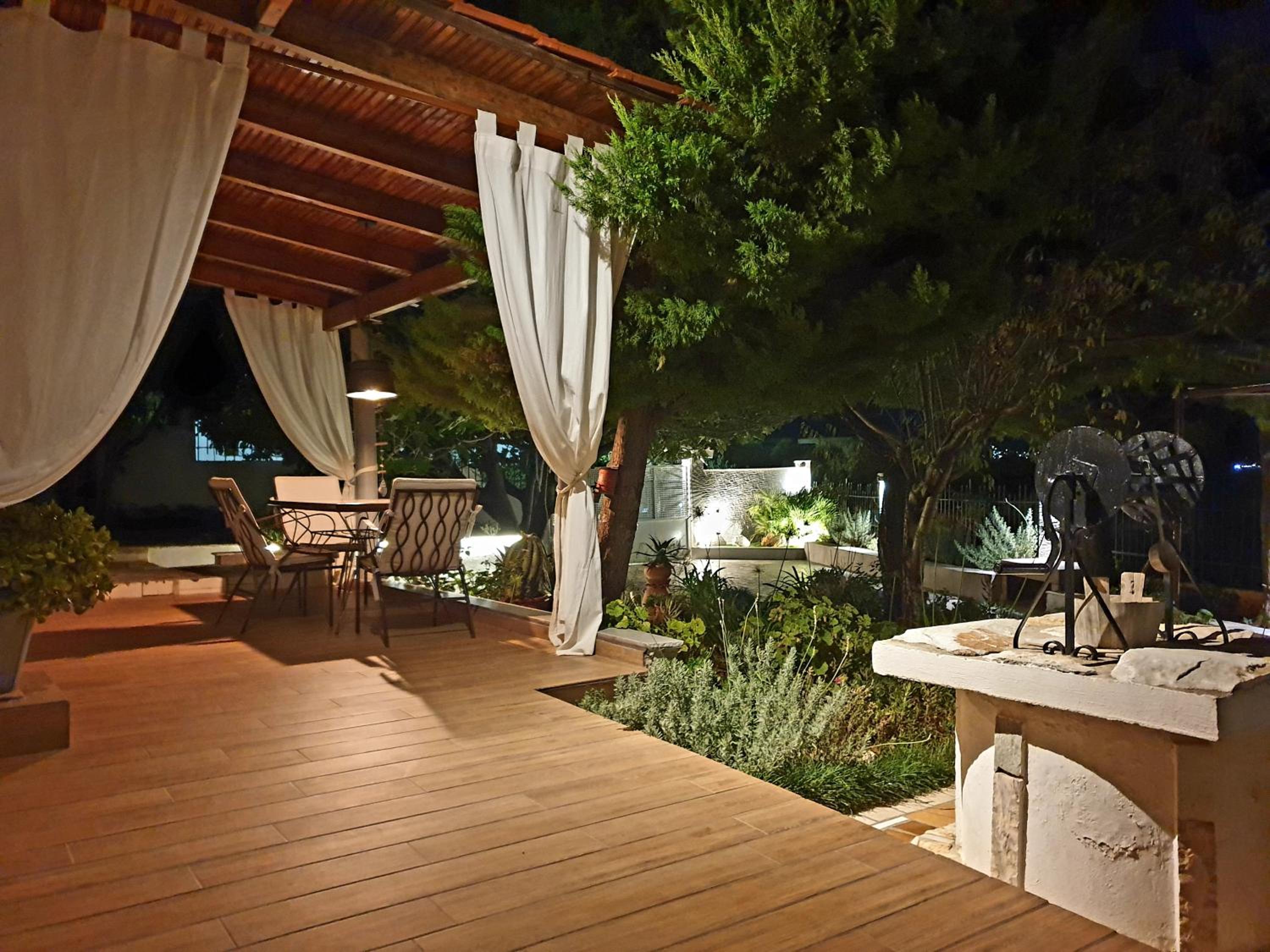 Deluxe Apartment near the Airport Adults Only