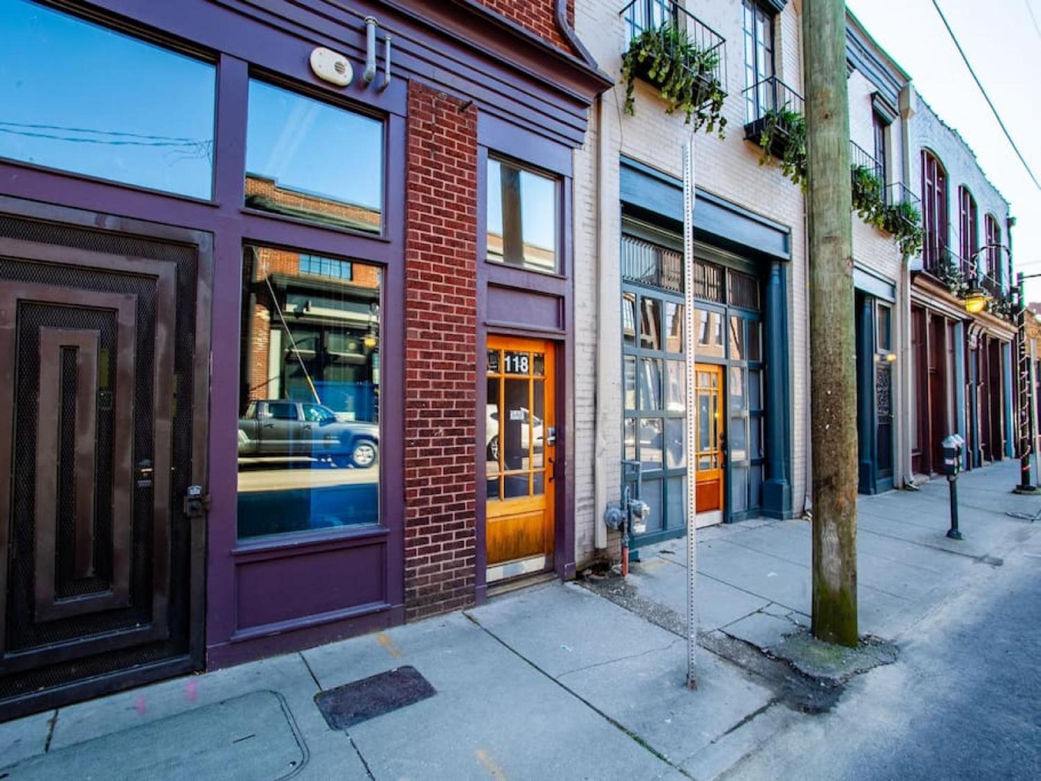 Modern Old City Loft - Downtown Knoxville