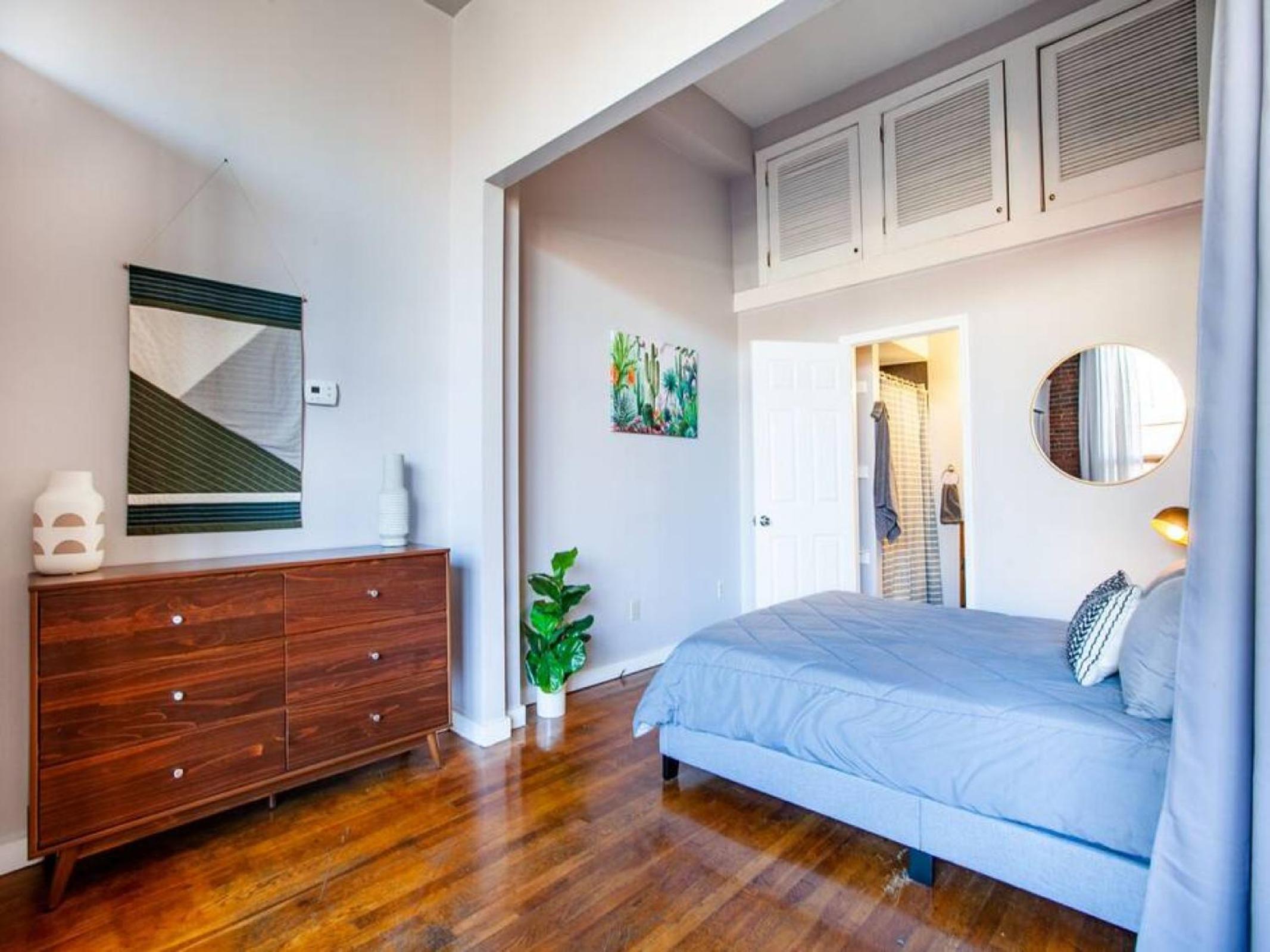 Modern Old City Loft - Downtown Knoxville