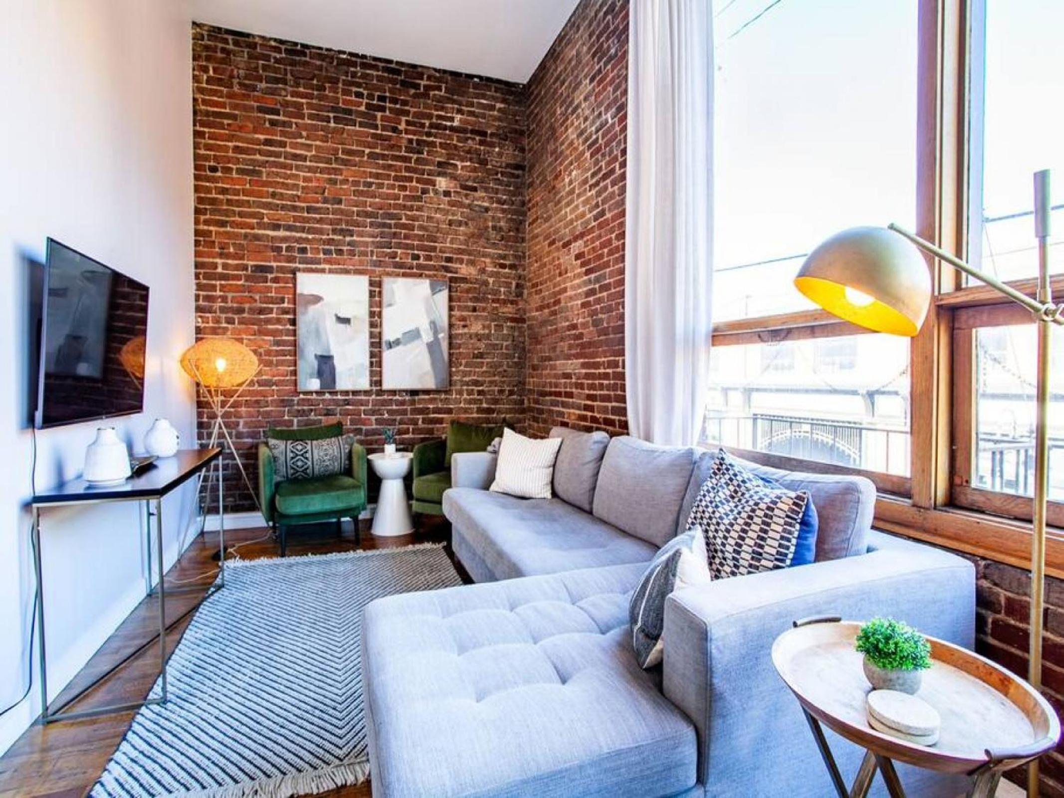 Modern Old City Loft - Downtown Knoxville
