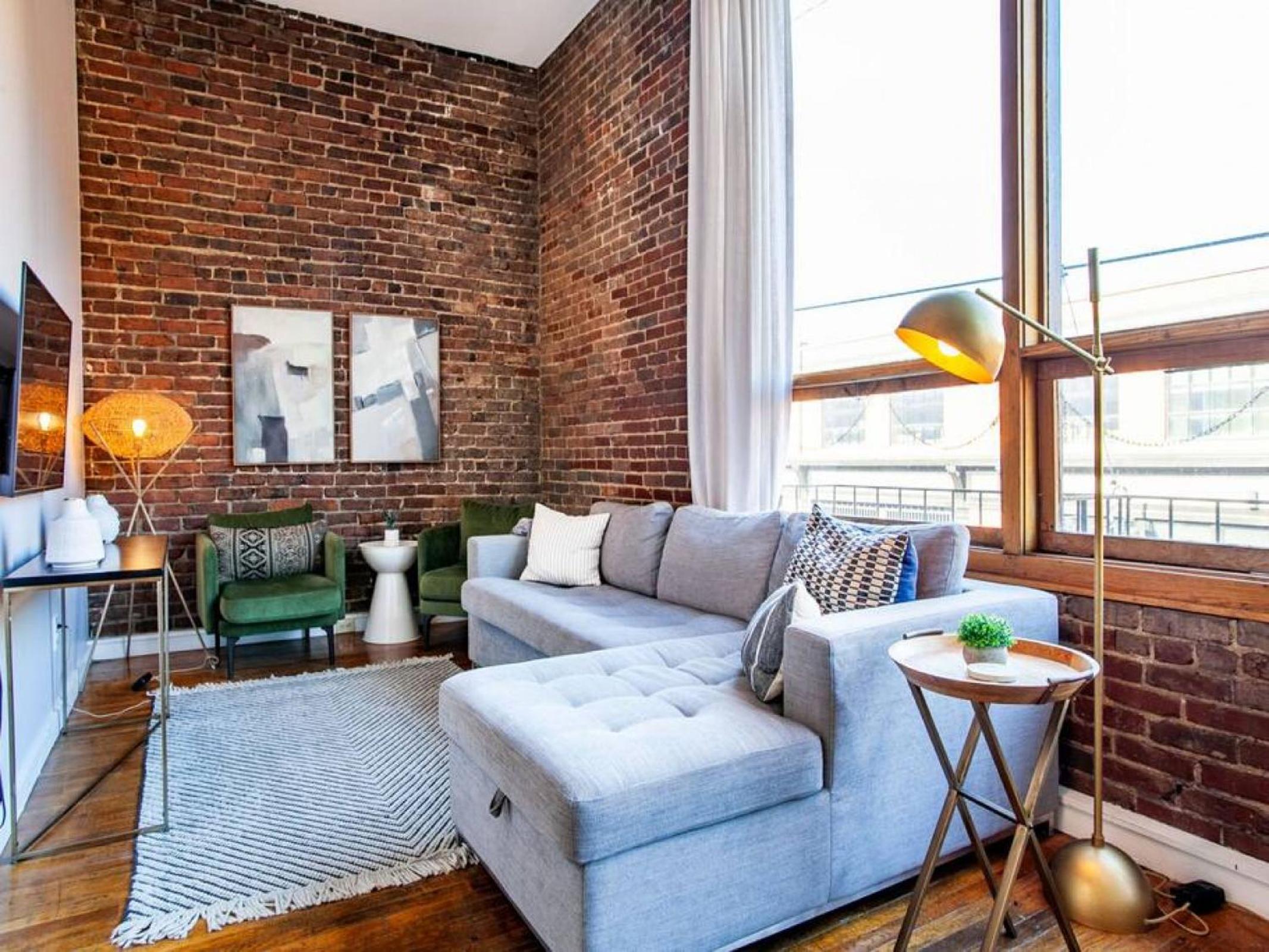 Modern Old City Loft - Downtown Knoxville