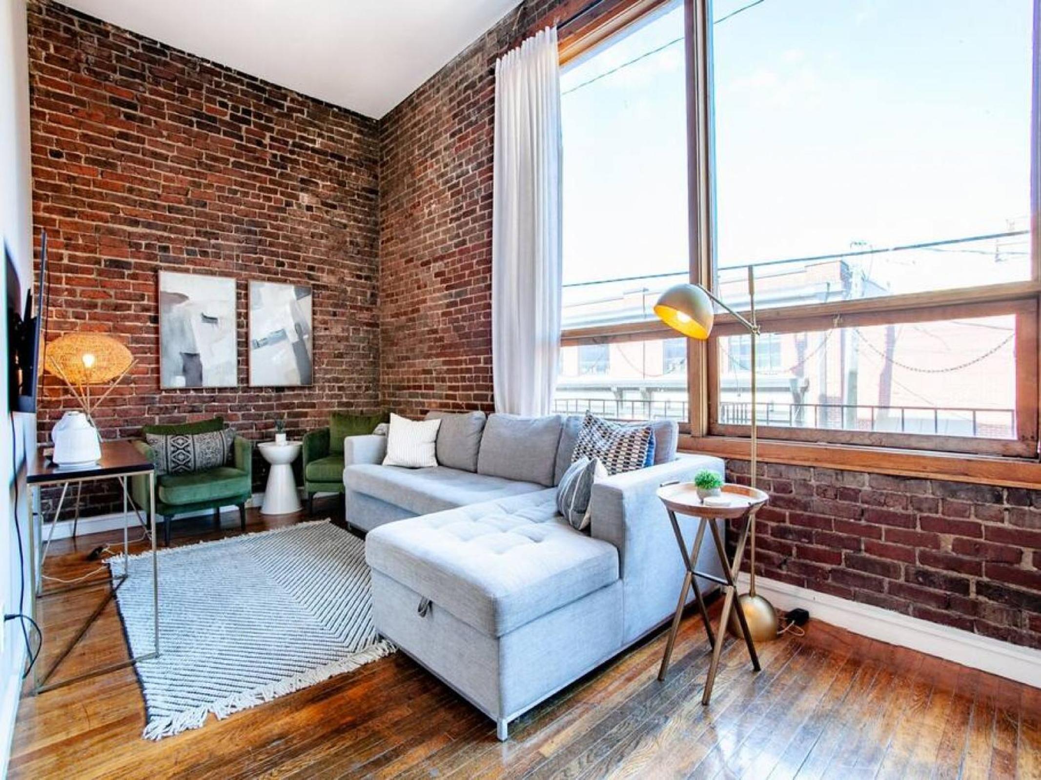Modern Old City Loft - Downtown Knoxville