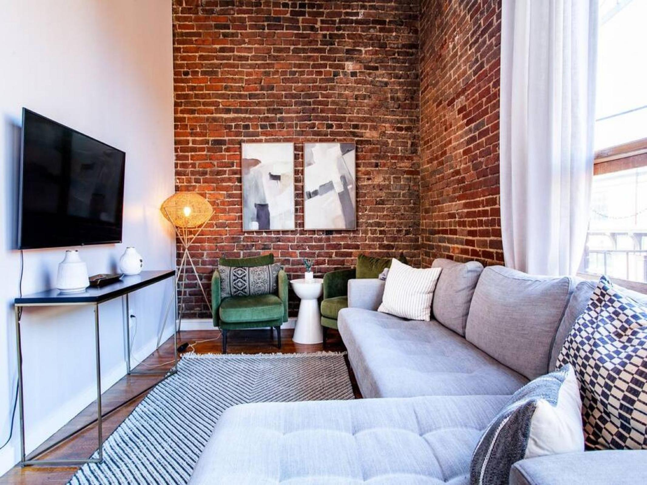 Modern Old City Loft - Downtown Knoxville