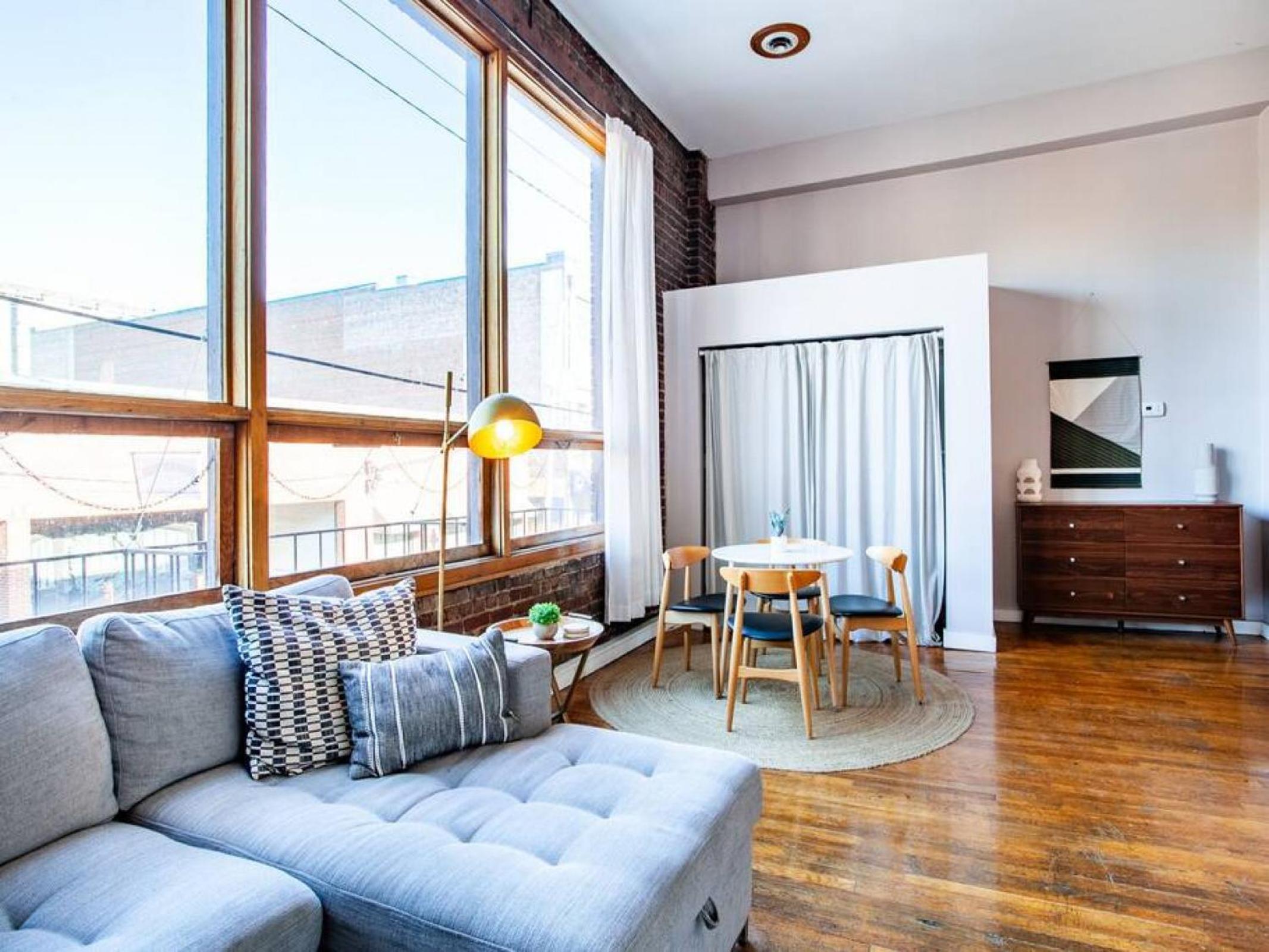 Modern Old City Loft - Downtown Knoxville