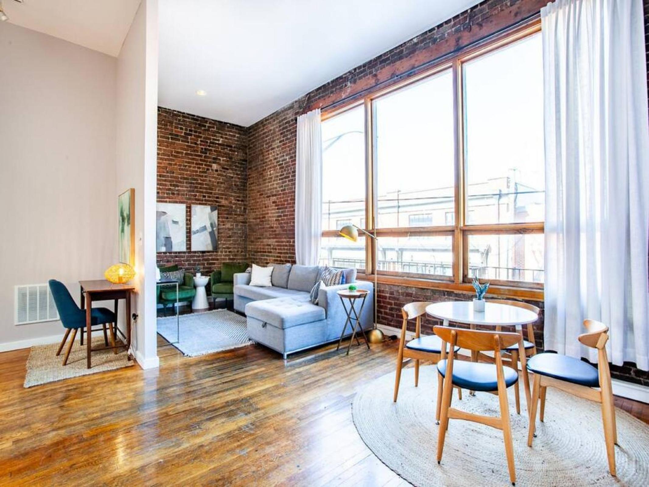 Modern Old City Loft - Downtown Knoxville