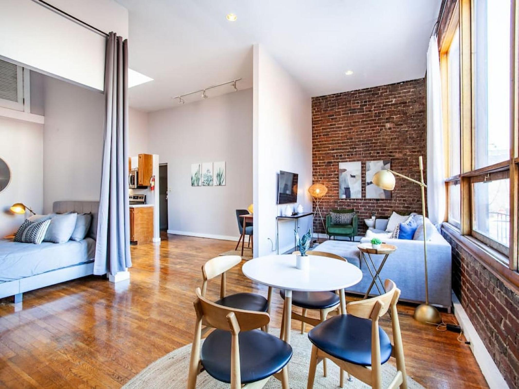 Modern Old City Loft - Downtown Knoxville