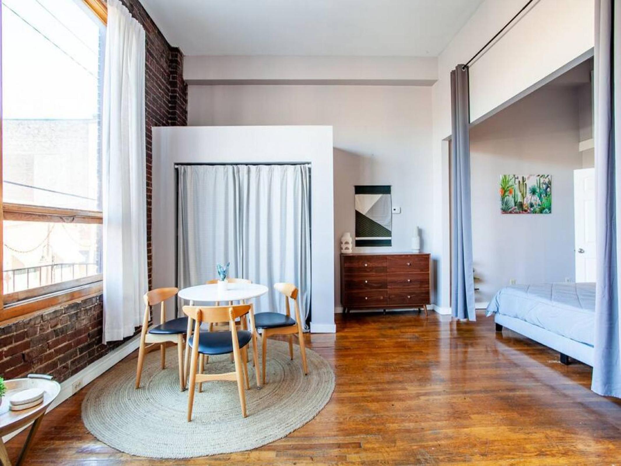 Modern Old City Loft - Downtown Knoxville