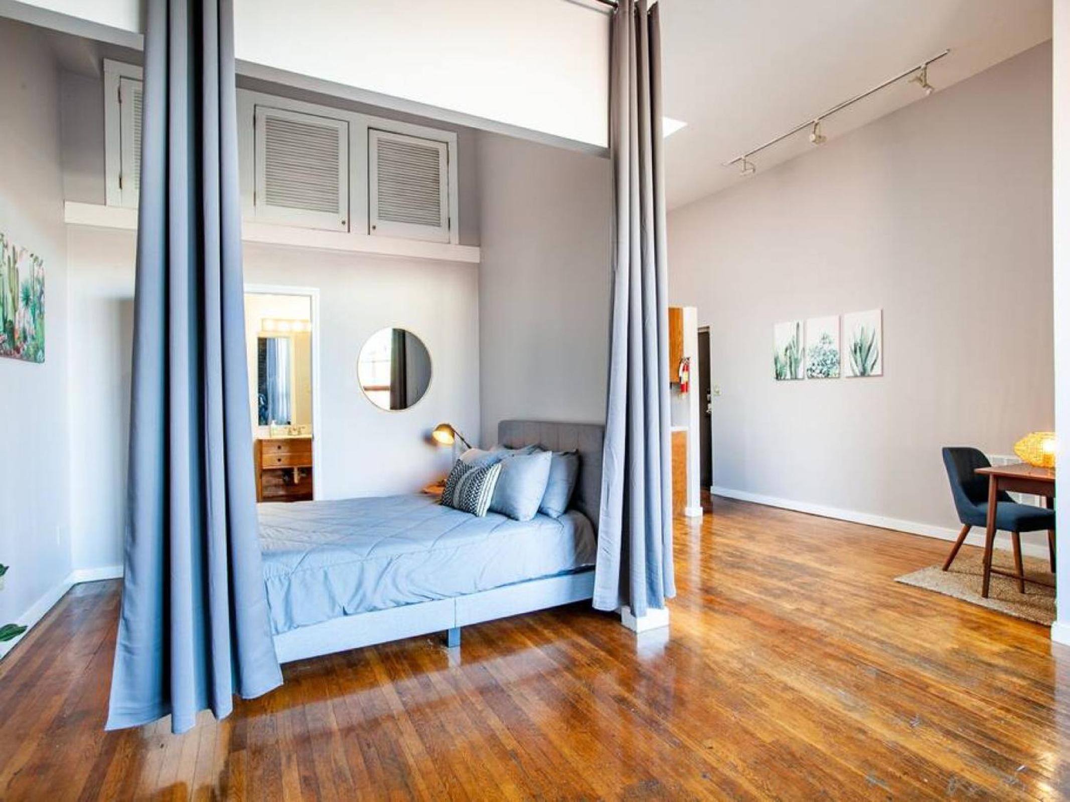 Modern Old City Loft - Downtown Knoxville