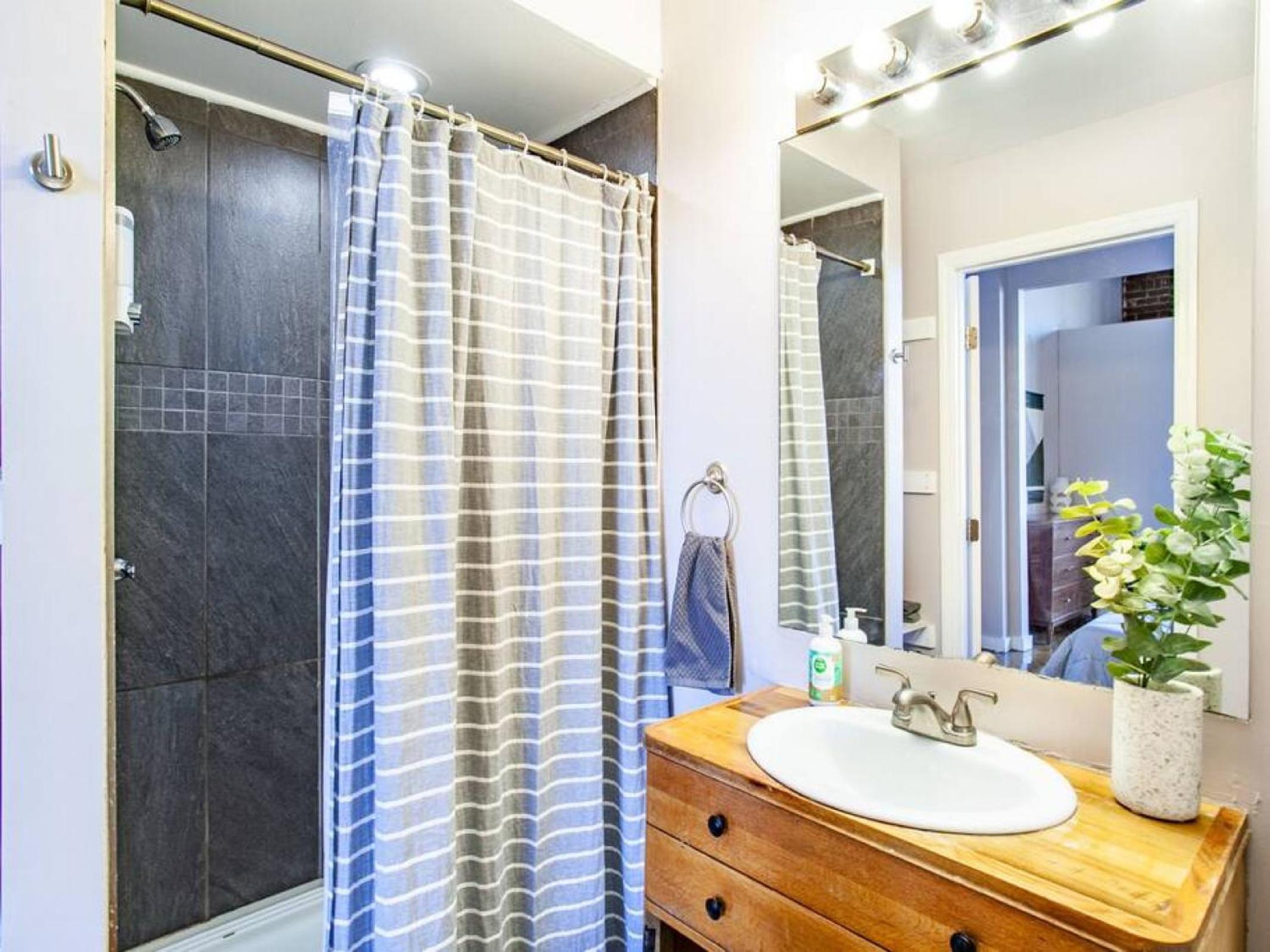 Modern Old City Loft - Downtown Knoxville