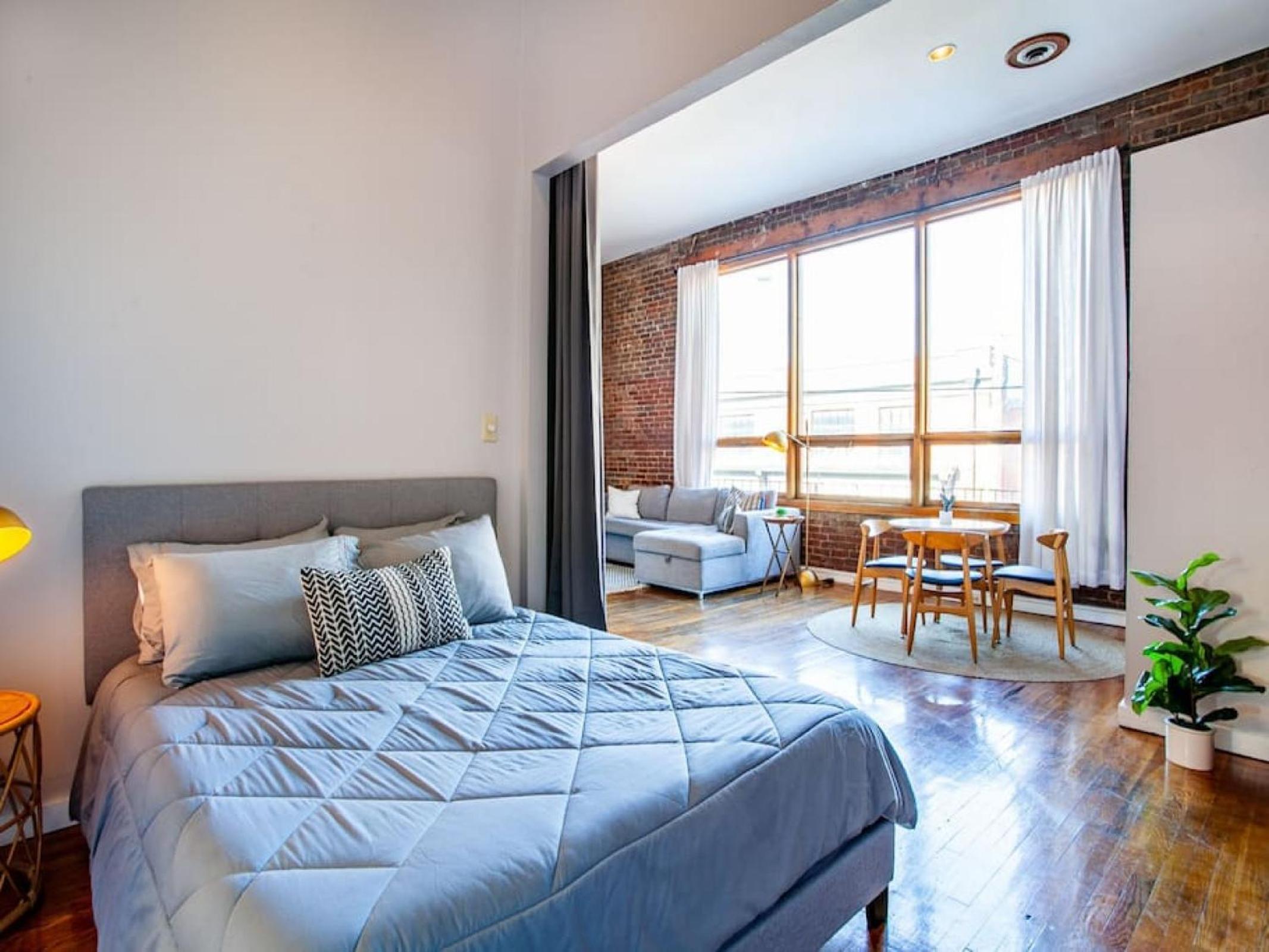 Modern Old City Loft - Downtown Knoxville