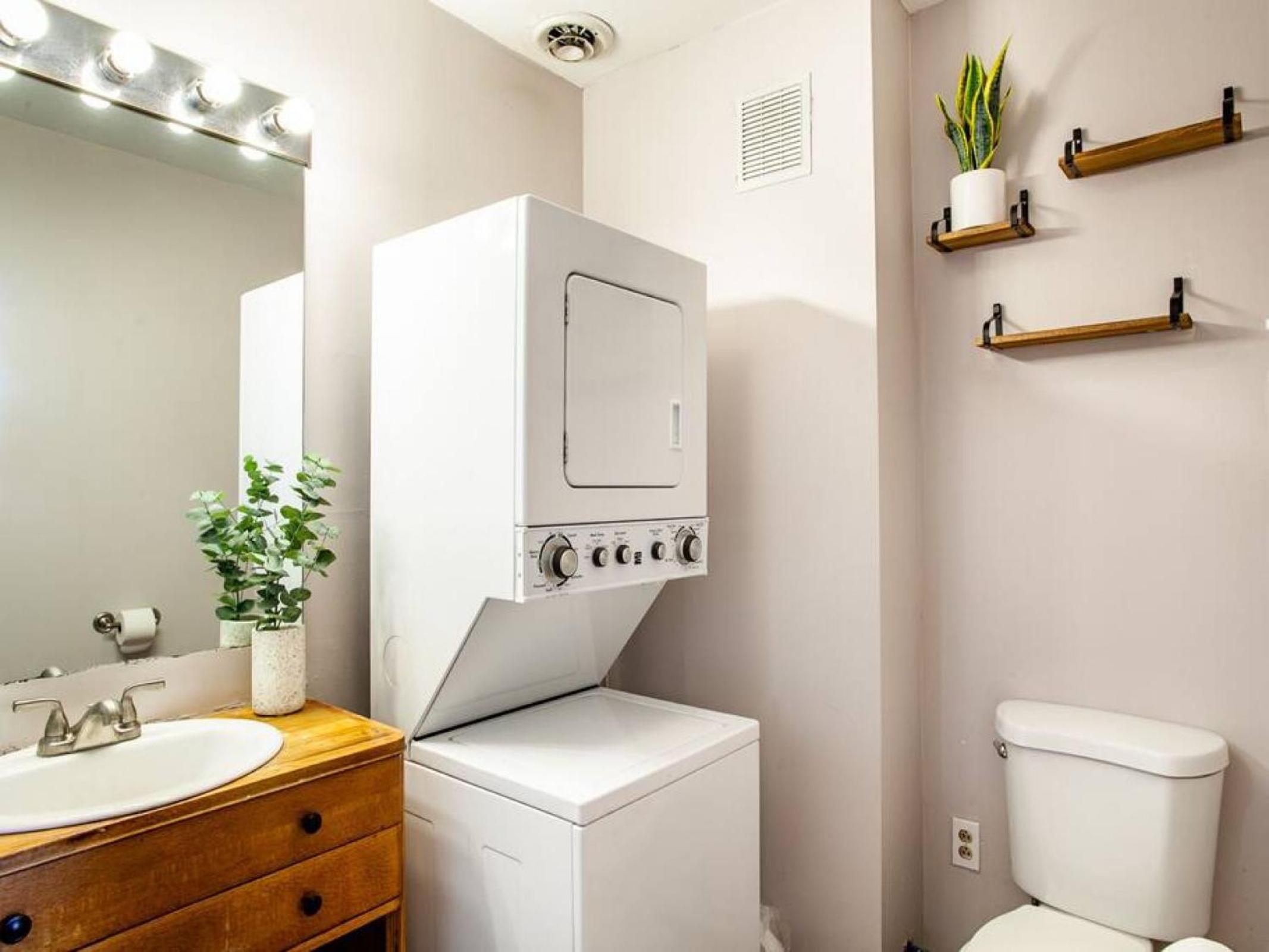 Modern Old City Loft - Downtown Knoxville