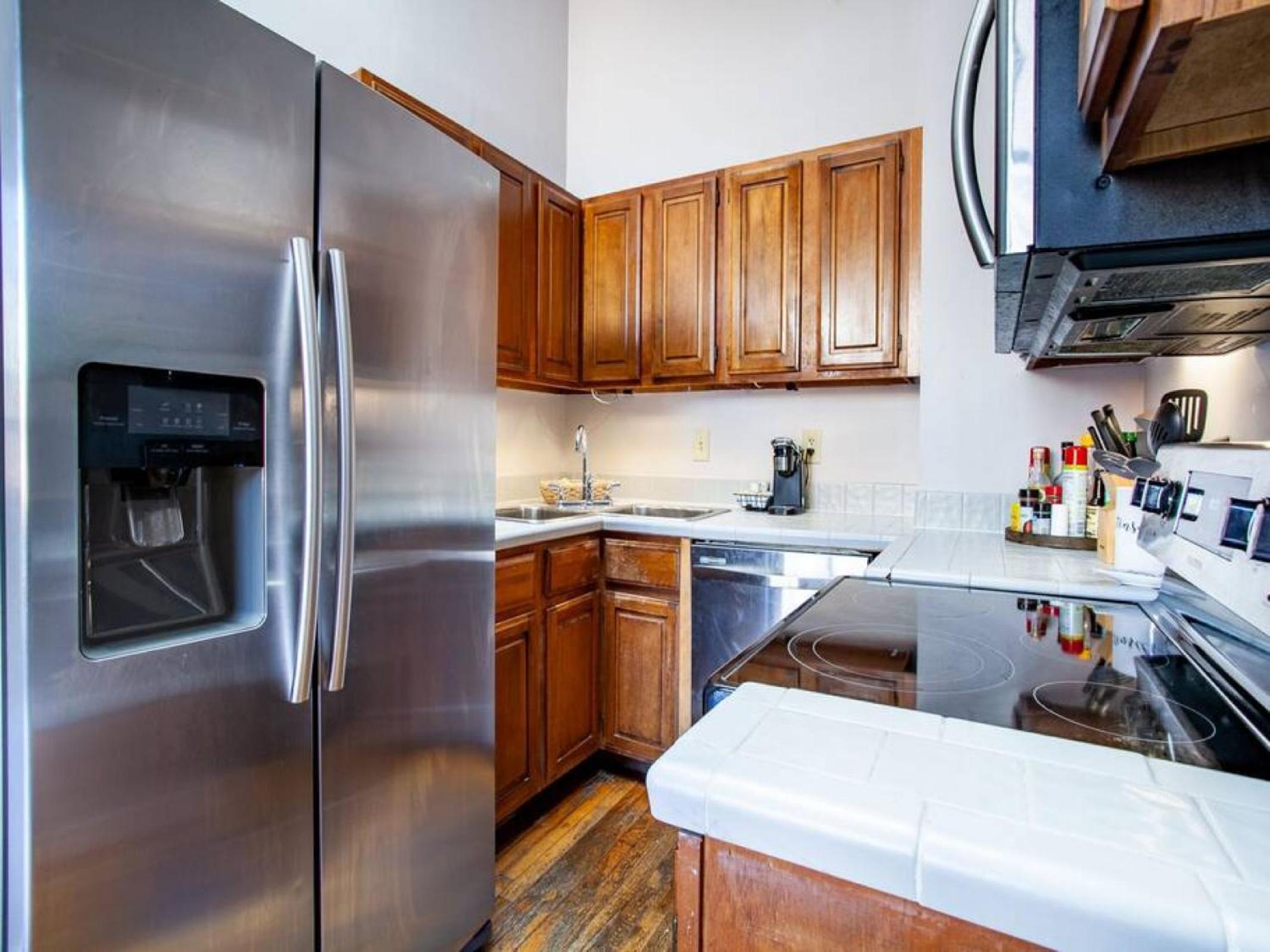 Modern Old City Loft - Downtown Knoxville