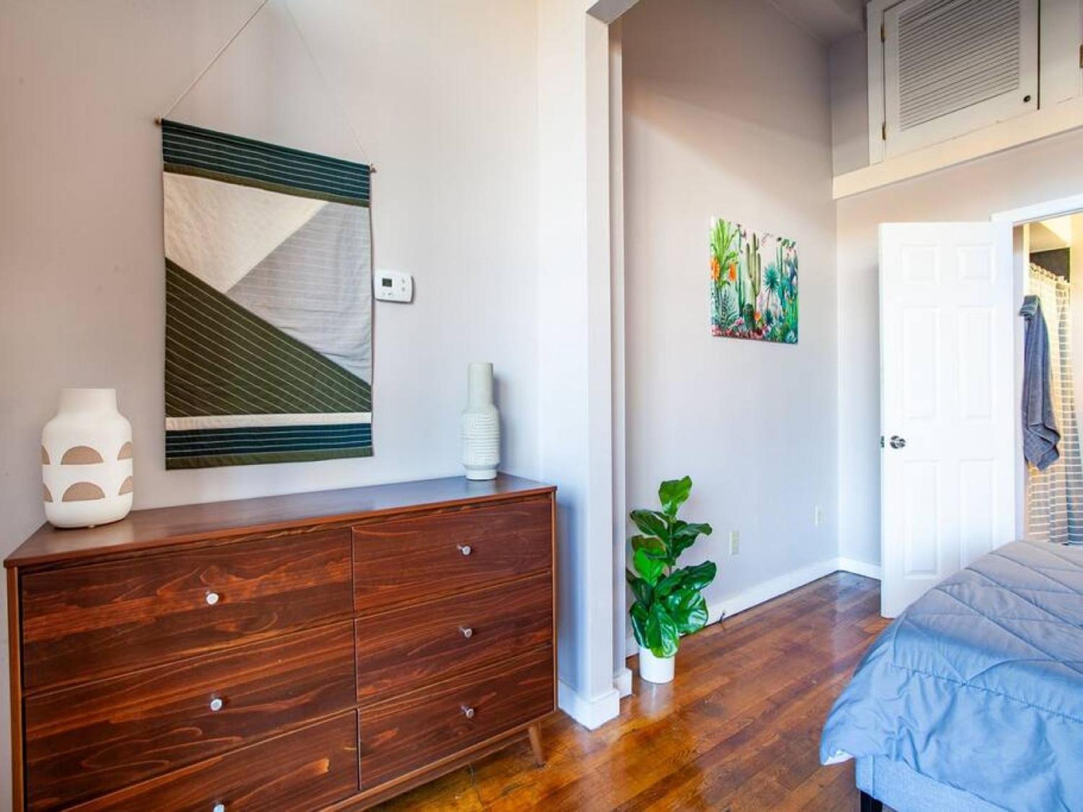Modern Old City Loft - Downtown Knoxville