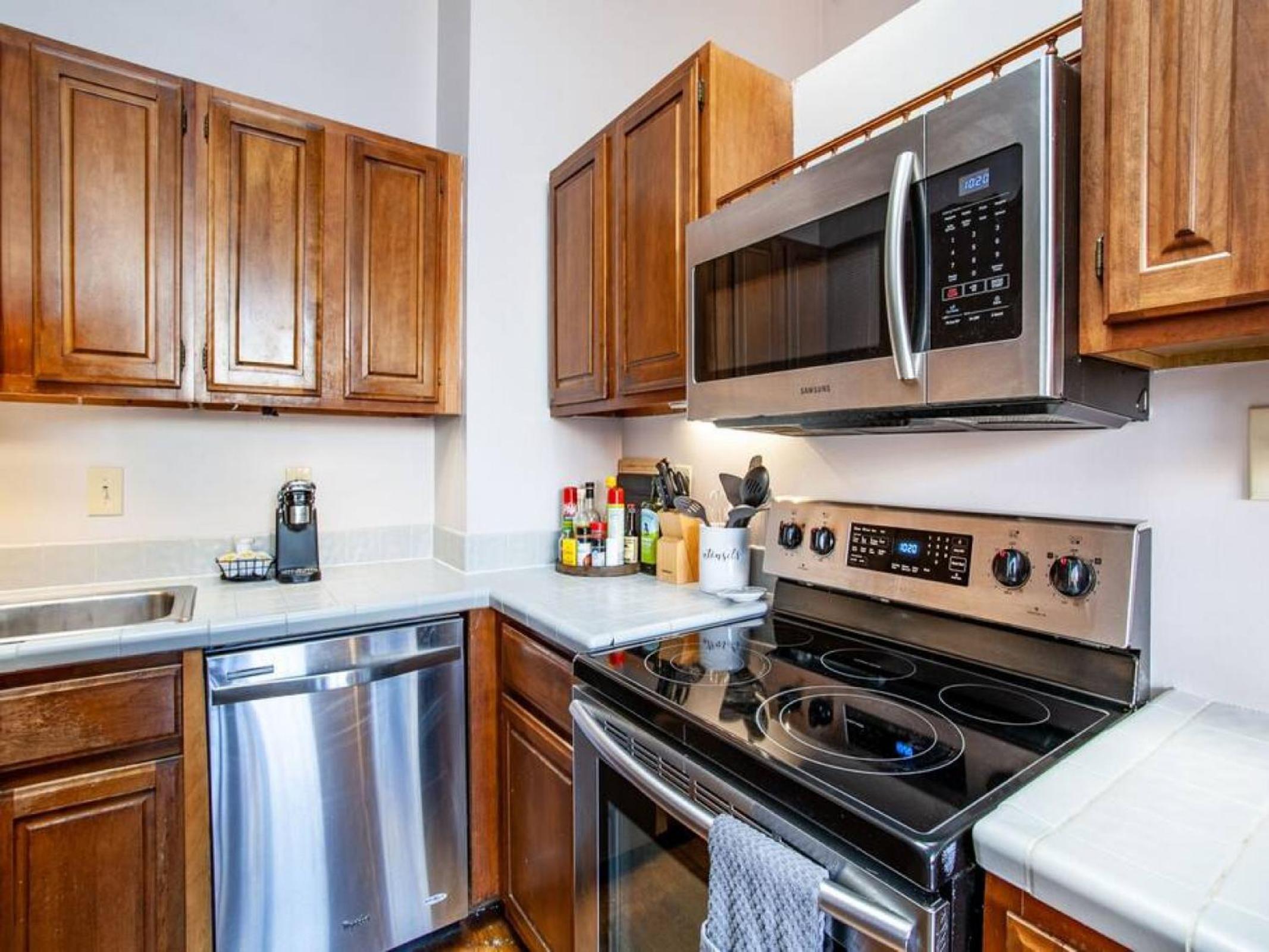 Modern Old City Loft - Downtown Knoxville