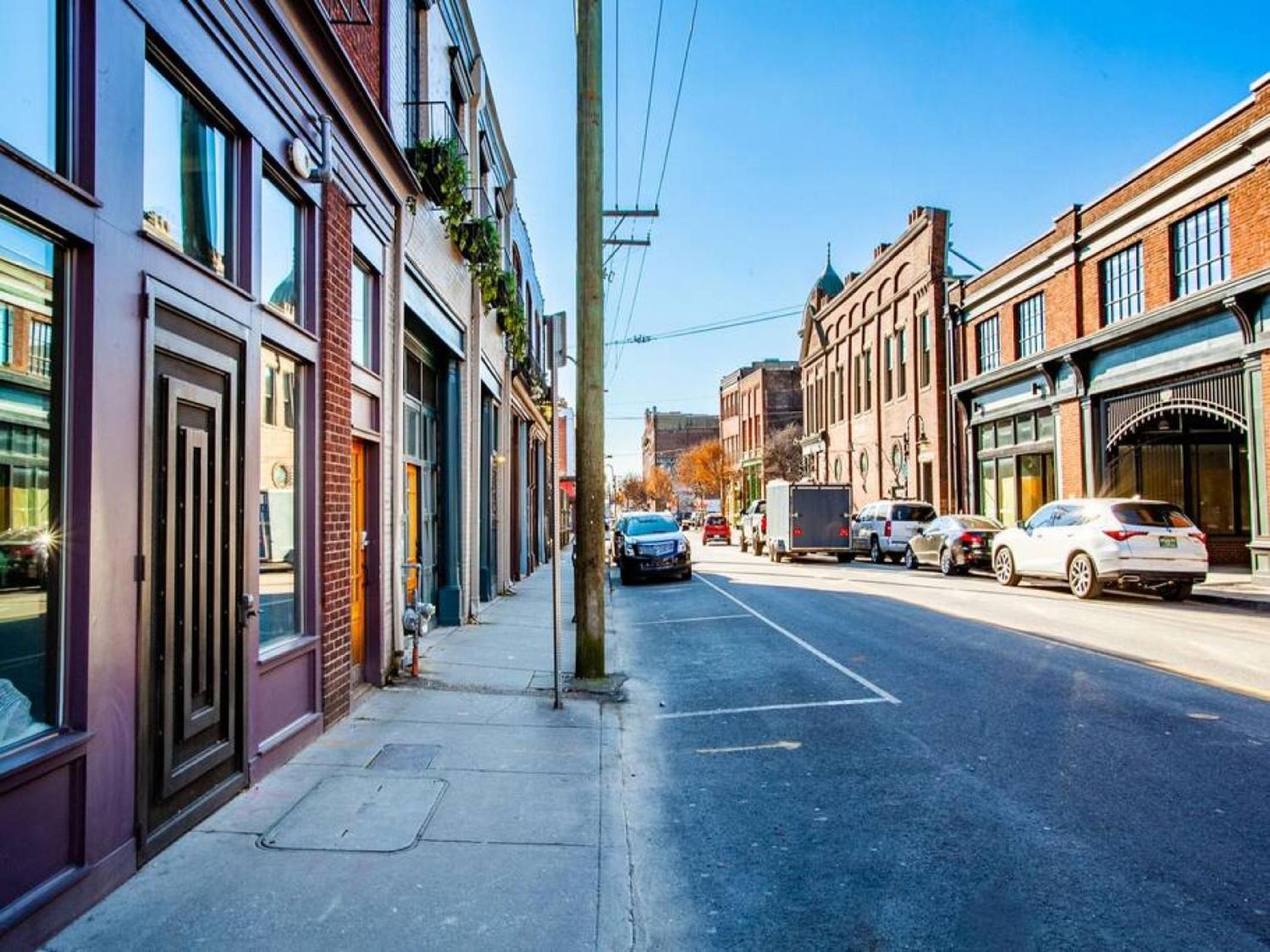 Modern Old City Loft - Downtown Knoxville