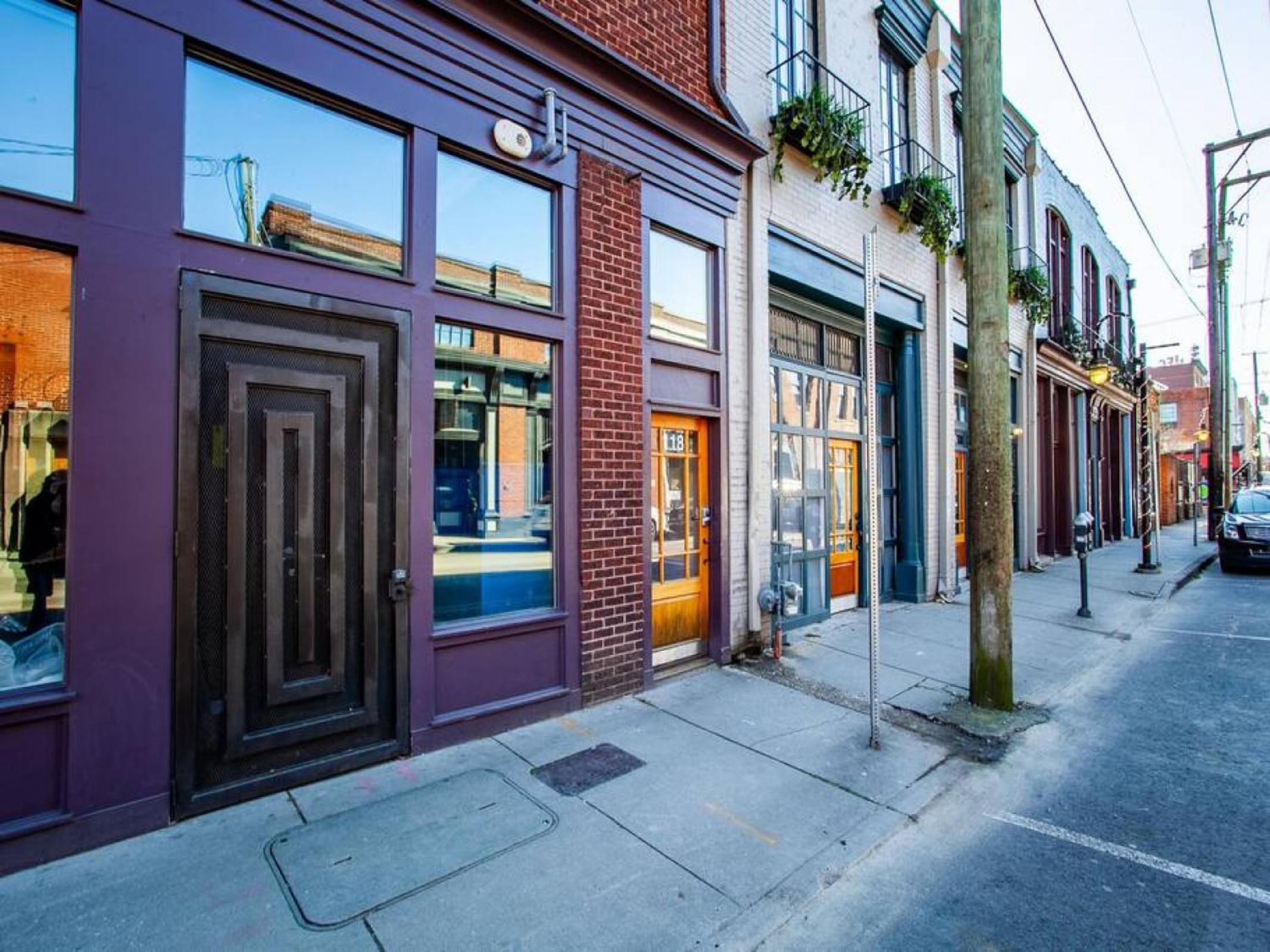 Modern Old City Loft - Downtown Knoxville