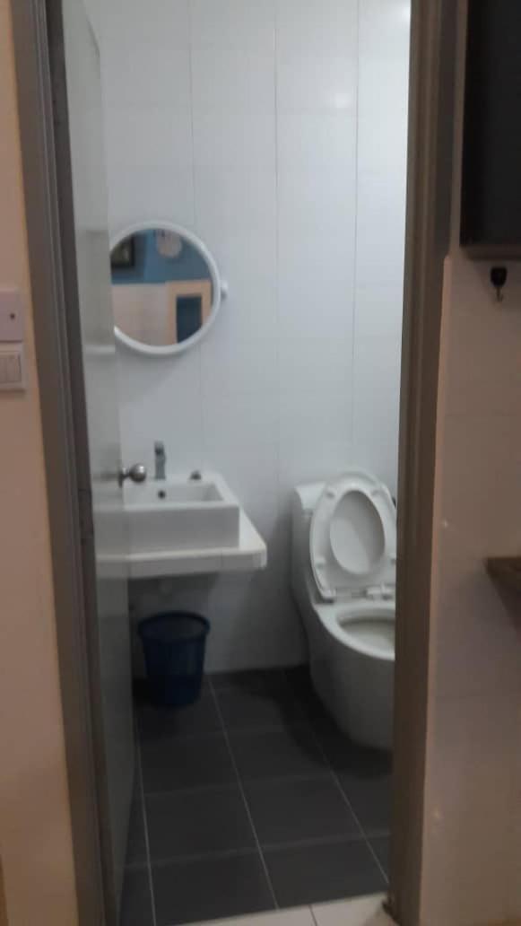 Vue Residence Servis Suite 3 pax Studio
