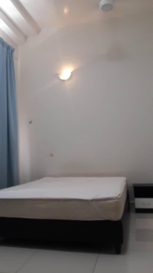 Vue Residence Servis Suite 3 pax Studio