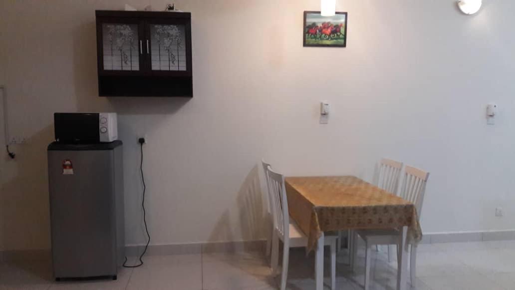 Vue Residence Servis Suite 3 pax Studio