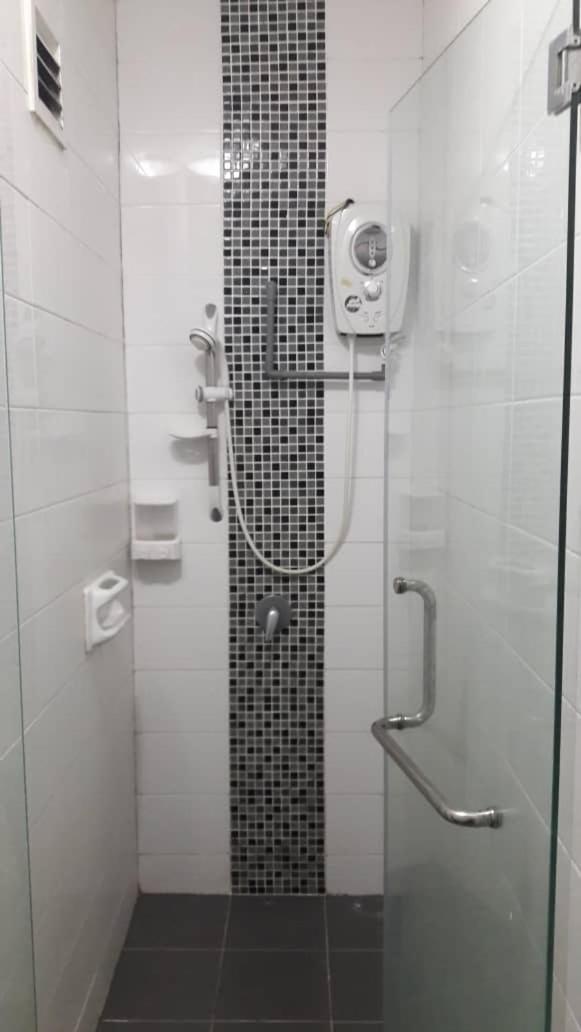 Vue Residence Servis Suite 3 pax Studio