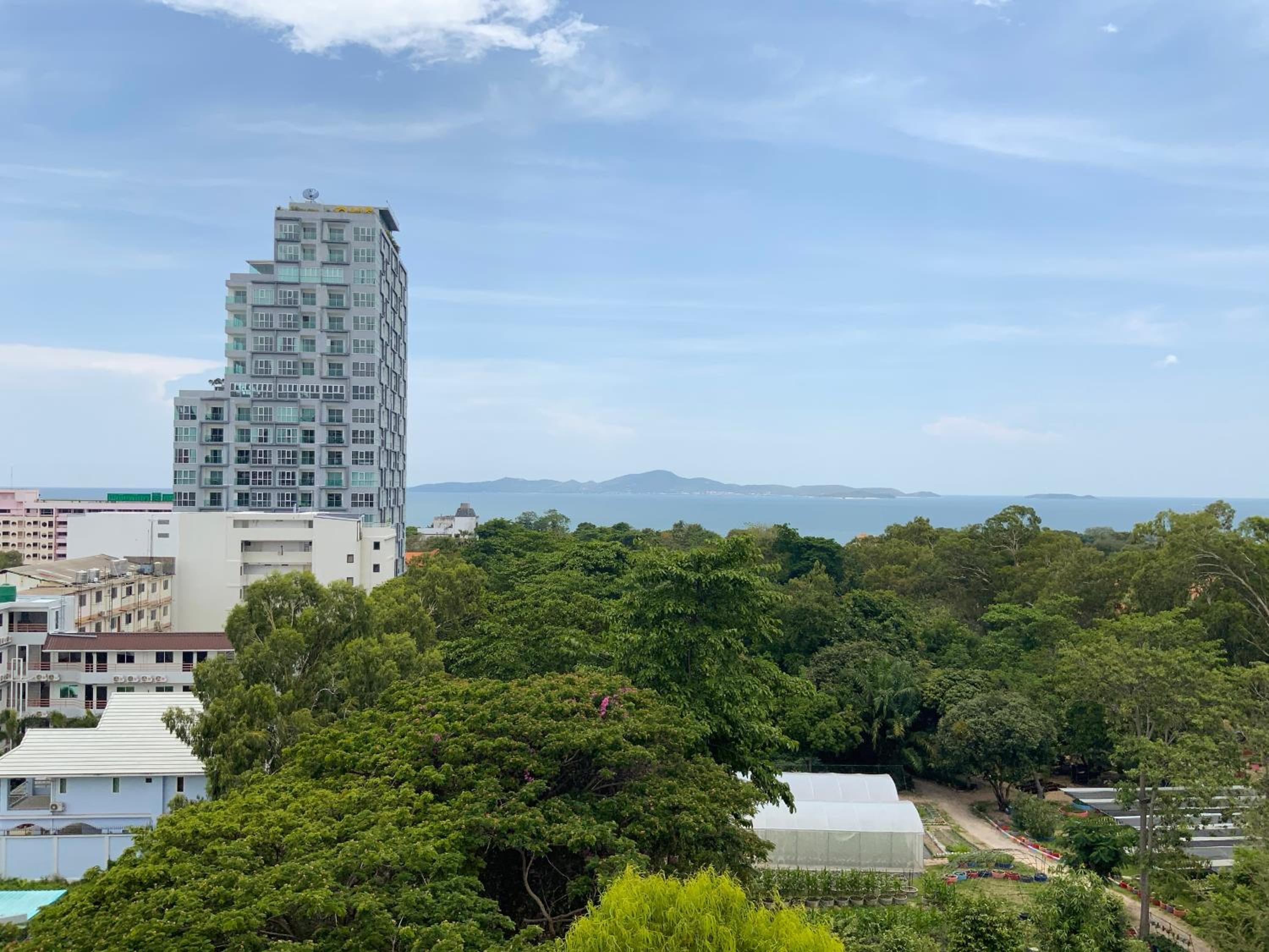 Hotel One Tower Condo Pattaya SeaView 66 - Image 1