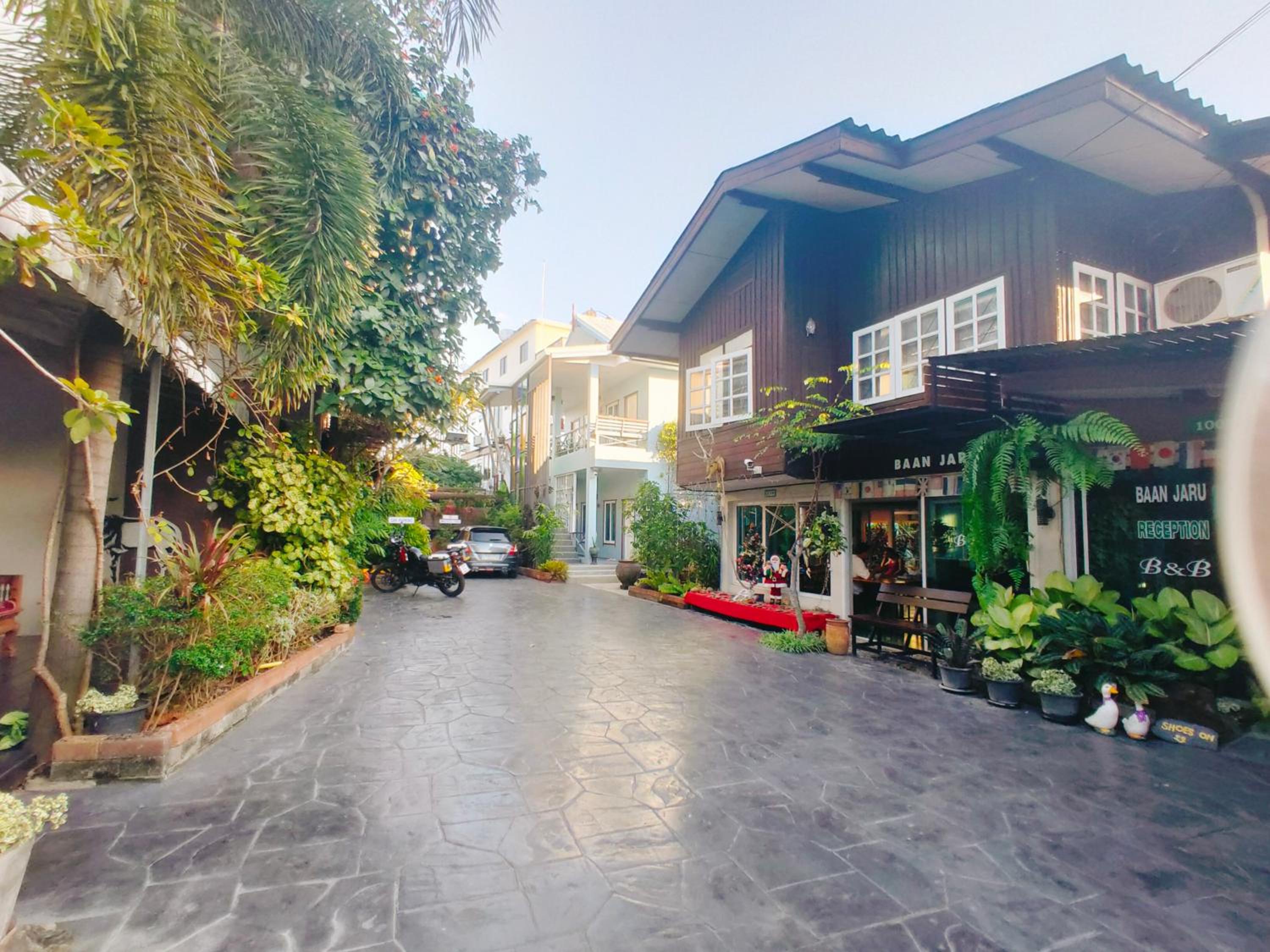 Baan Jaru