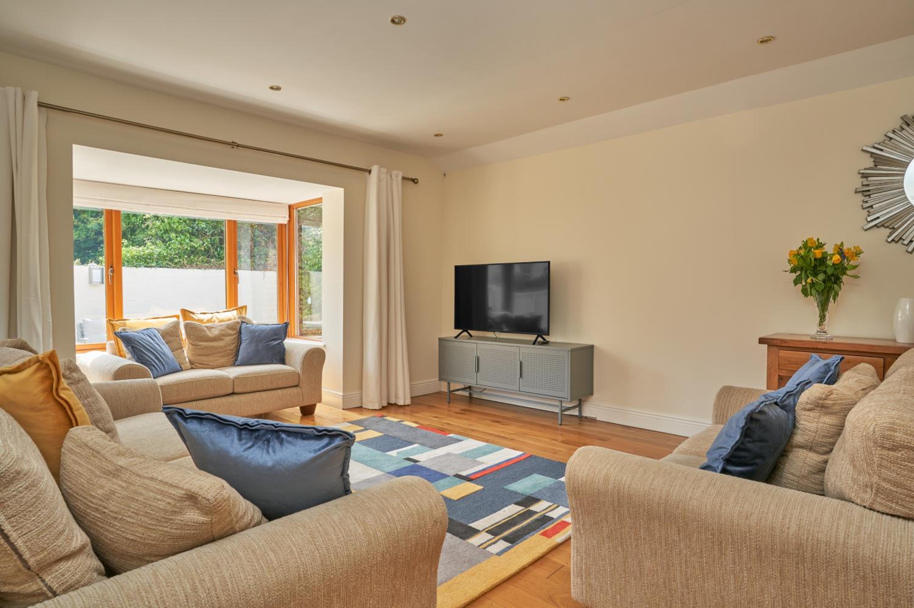 Dublin 'Home from Home', Luxury, Private Secure House