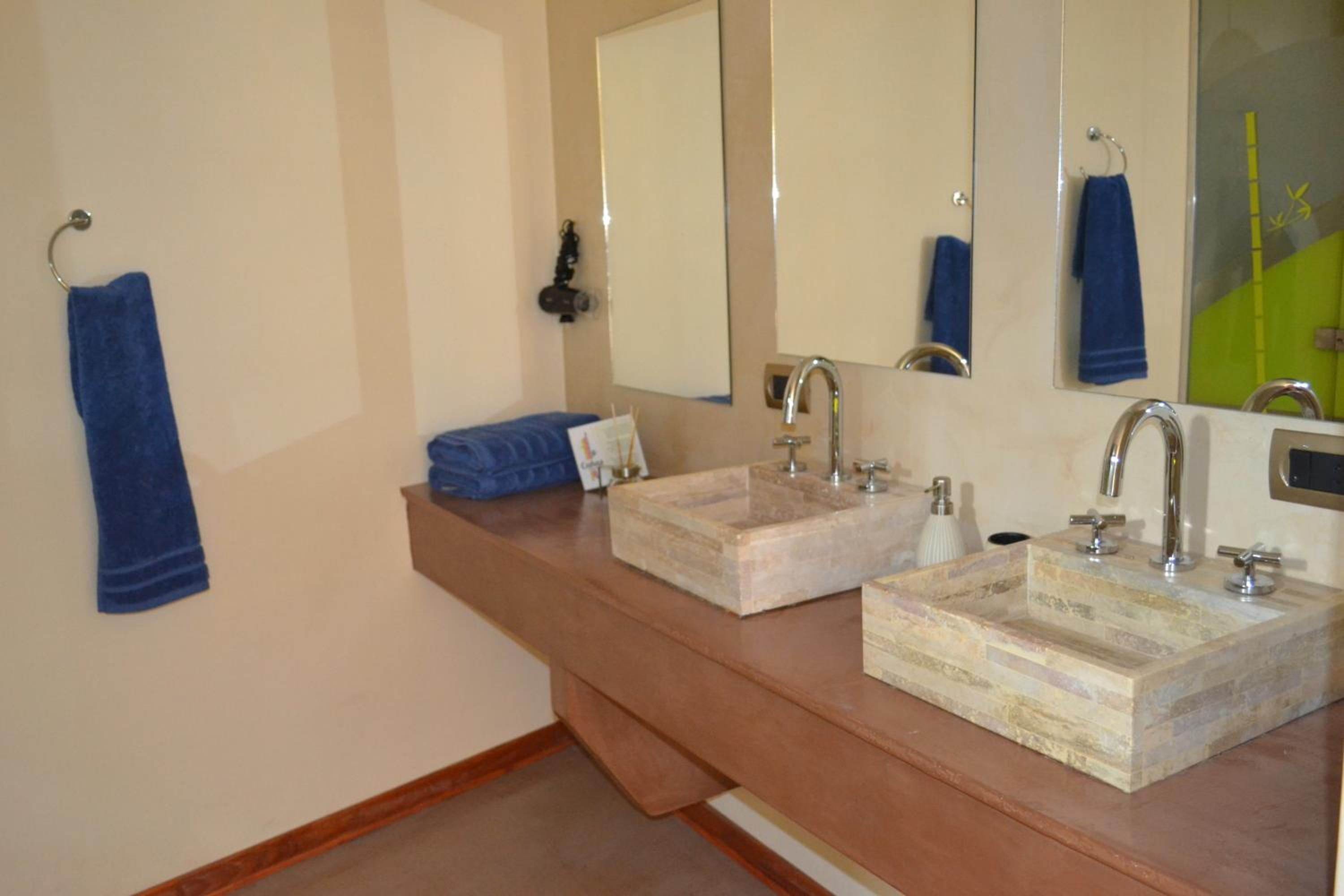 Cañas Suites Urbanas