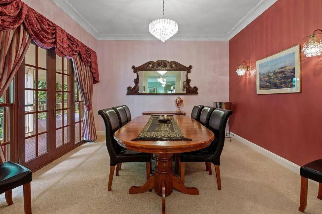 Grand Queenslander for Large Groups 5 mins to Maleny and Montville