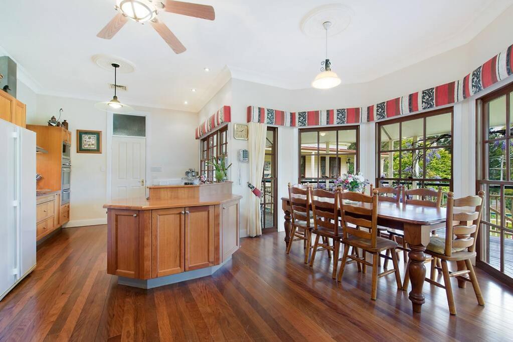 Grand Queenslander for Large Groups 5 mins to Maleny and Montville