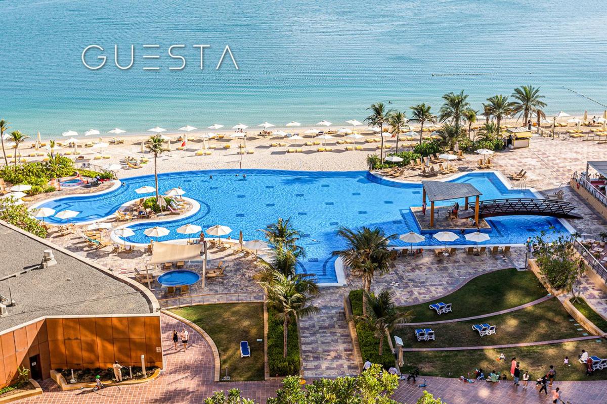 Tiara Residences, Free beach & pool access