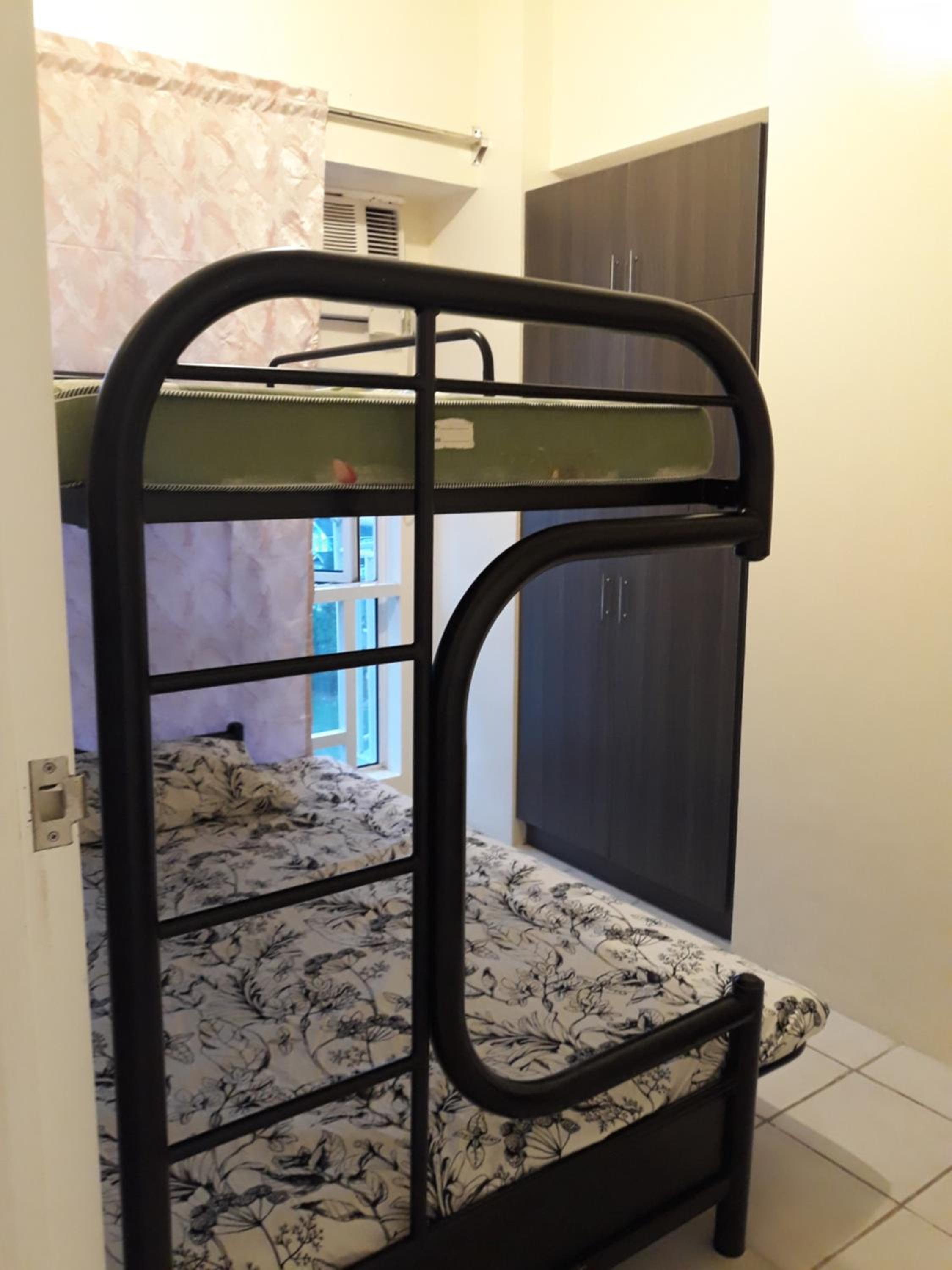 Tagaytay-Cityland Prime-good for 6pax view 5