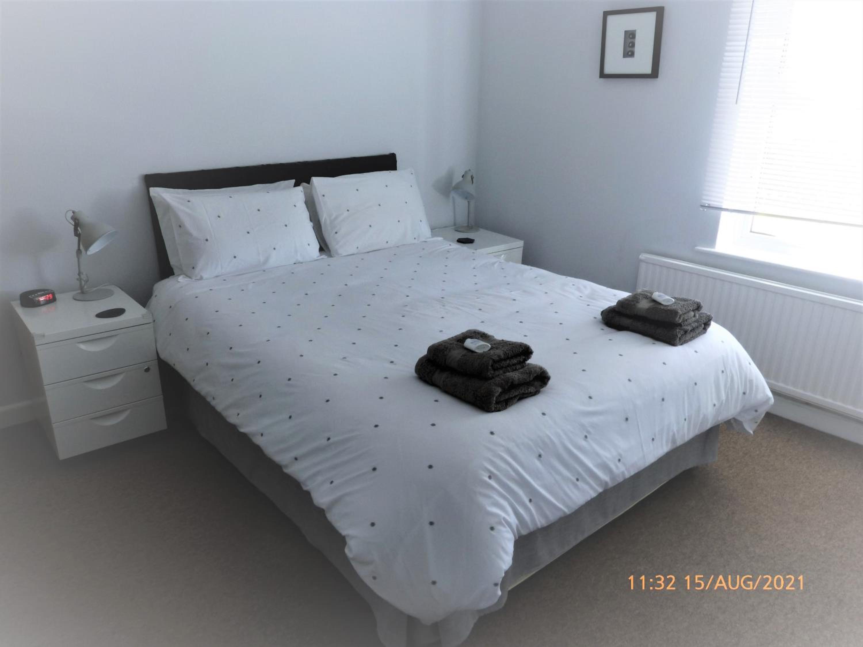 Marina Cottage, Newark view 4