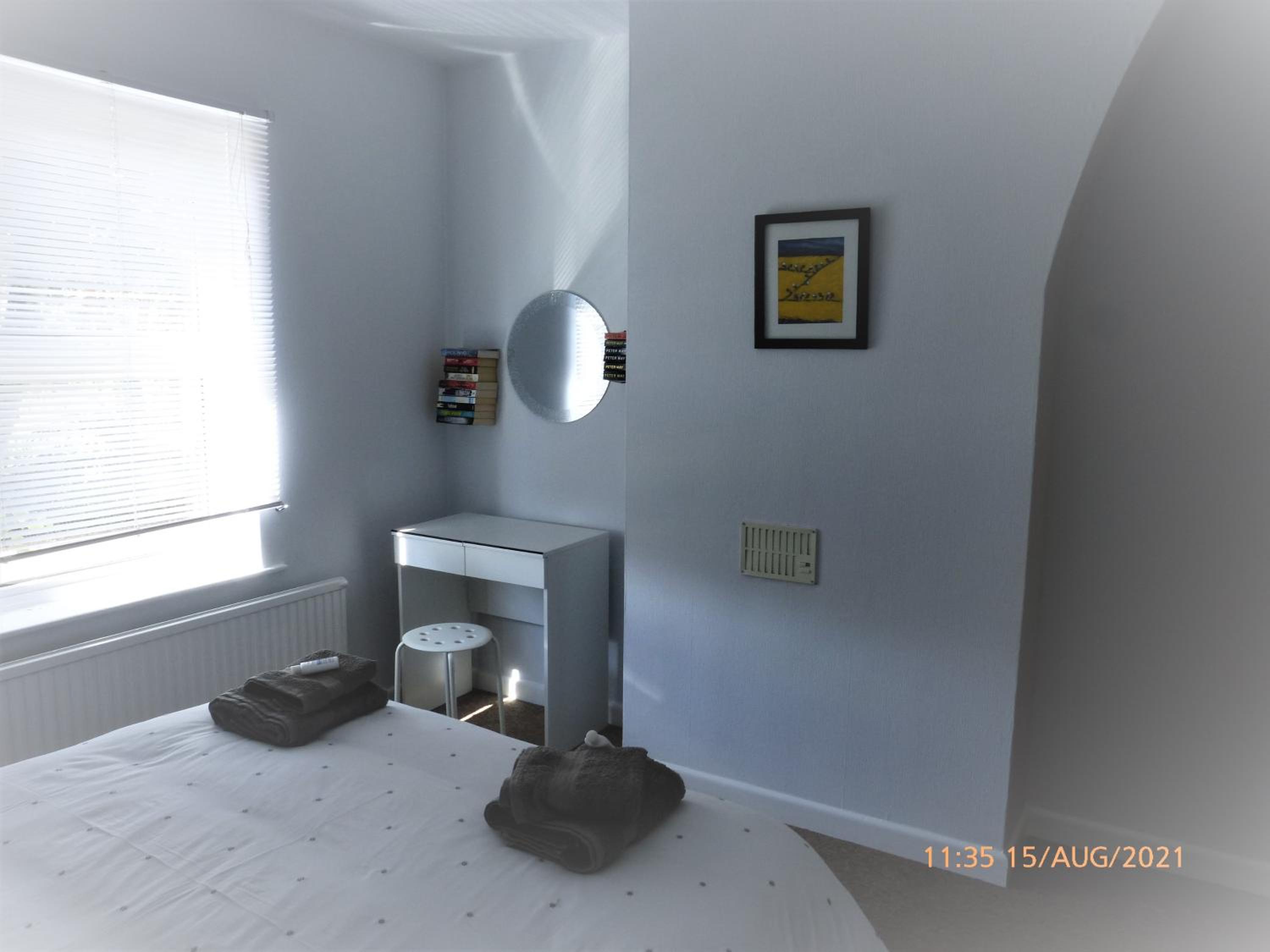 Marina Cottage, Newark view 5