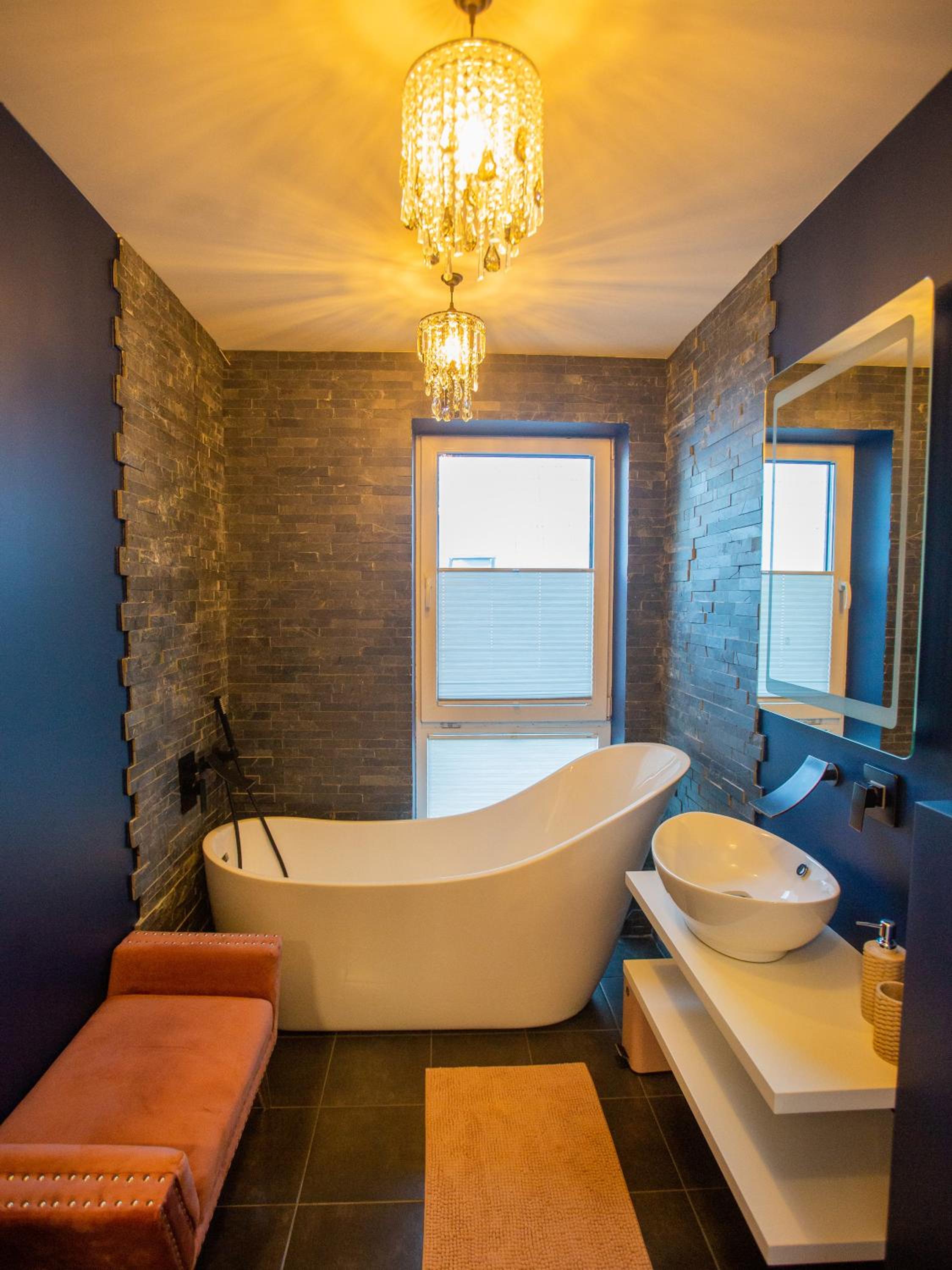 Luxurious Blue&Yellow Apartment in Kaunas Center view 2