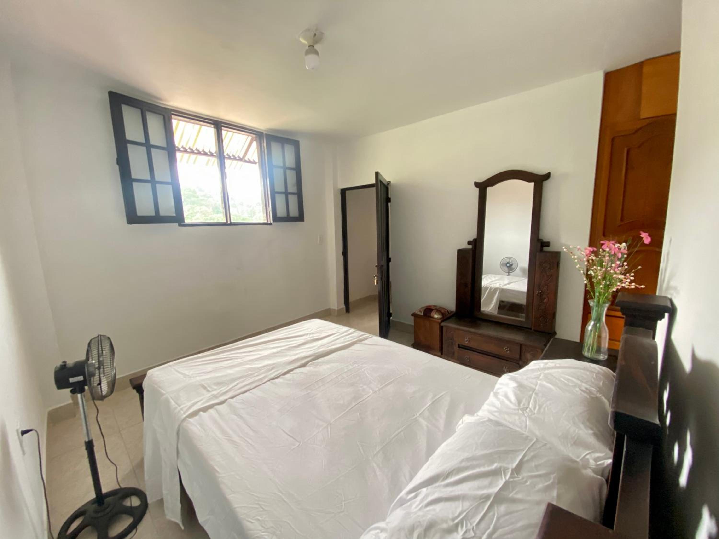 Casa rústica con terraza, en el corazón del pueblo