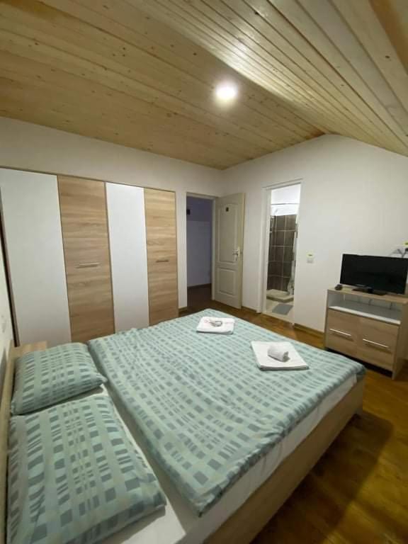 Photo 48