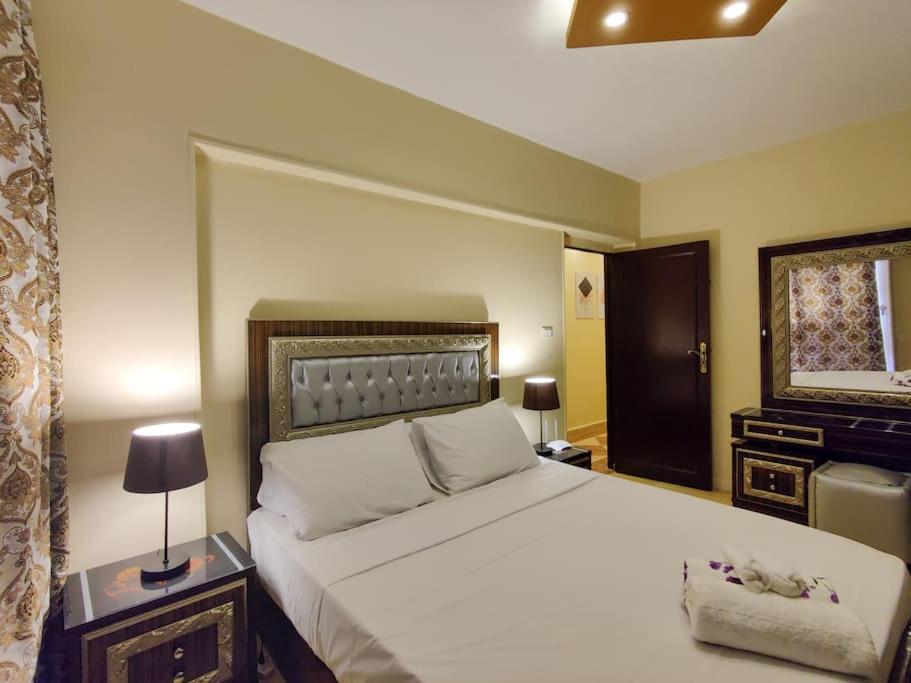Newly furnished apartment for a family in Cairo