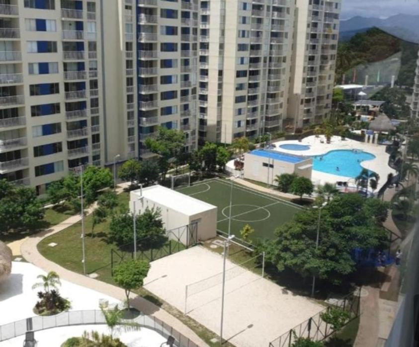 Confortable apartamento en conjunto Puerto Azul Club House