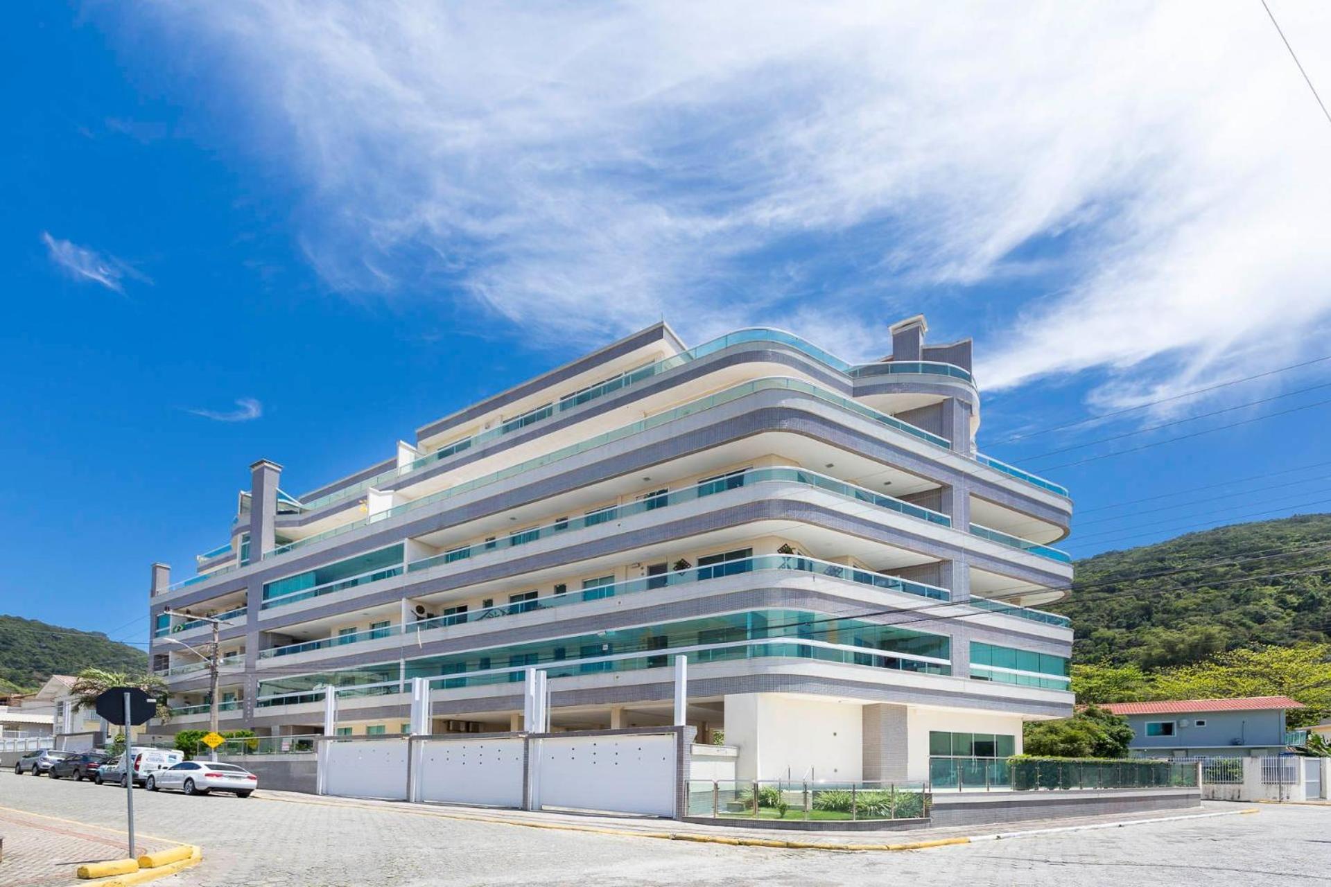 402BD - Linda Cobertura Alto Padrão com 4 suítes - terraço com Jacuzzi para até 10 pessoas com VISTA ao MAR em Bombinhas - SC view 2