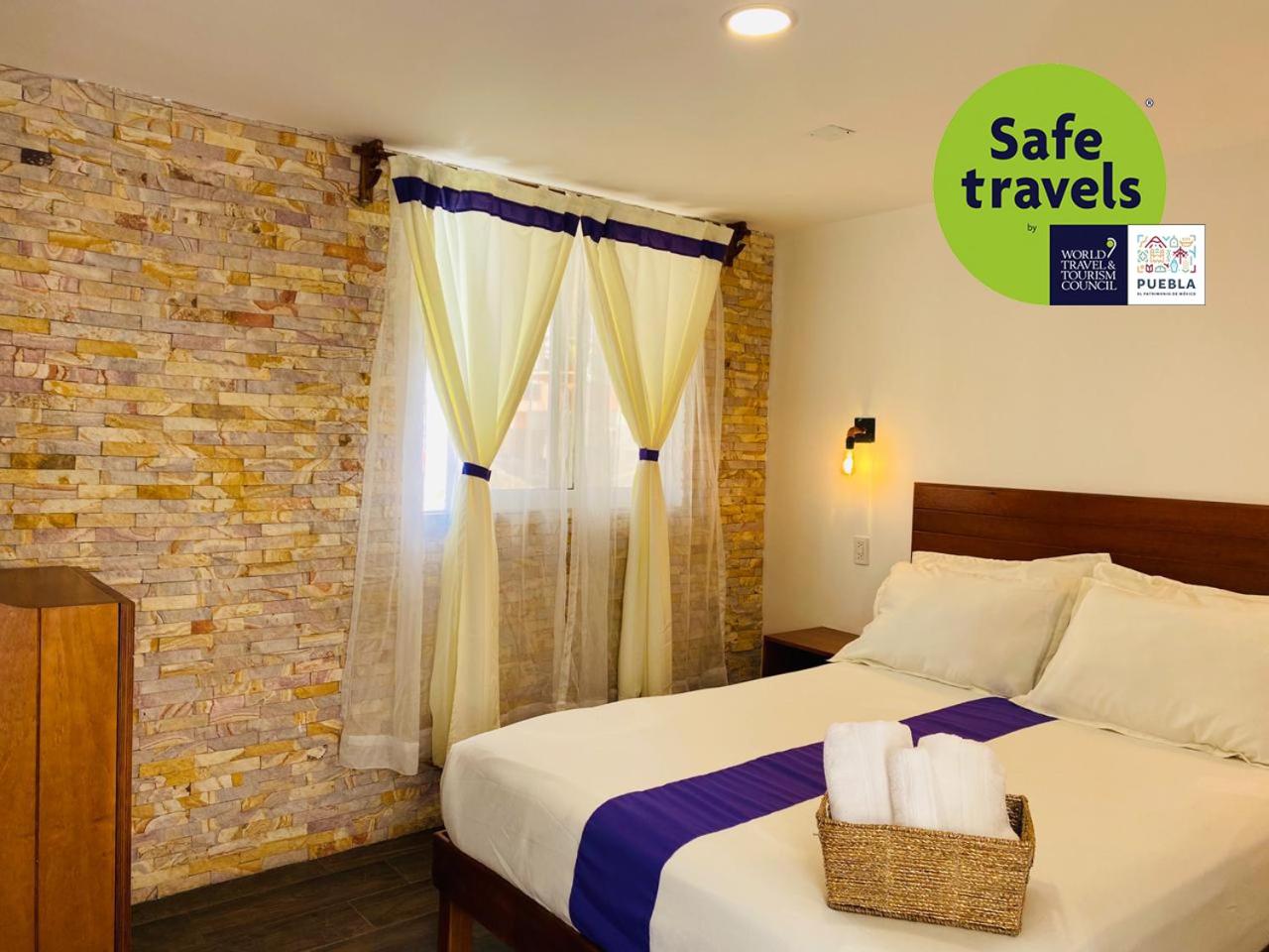 Hotel & Suites Cerro Roj0
